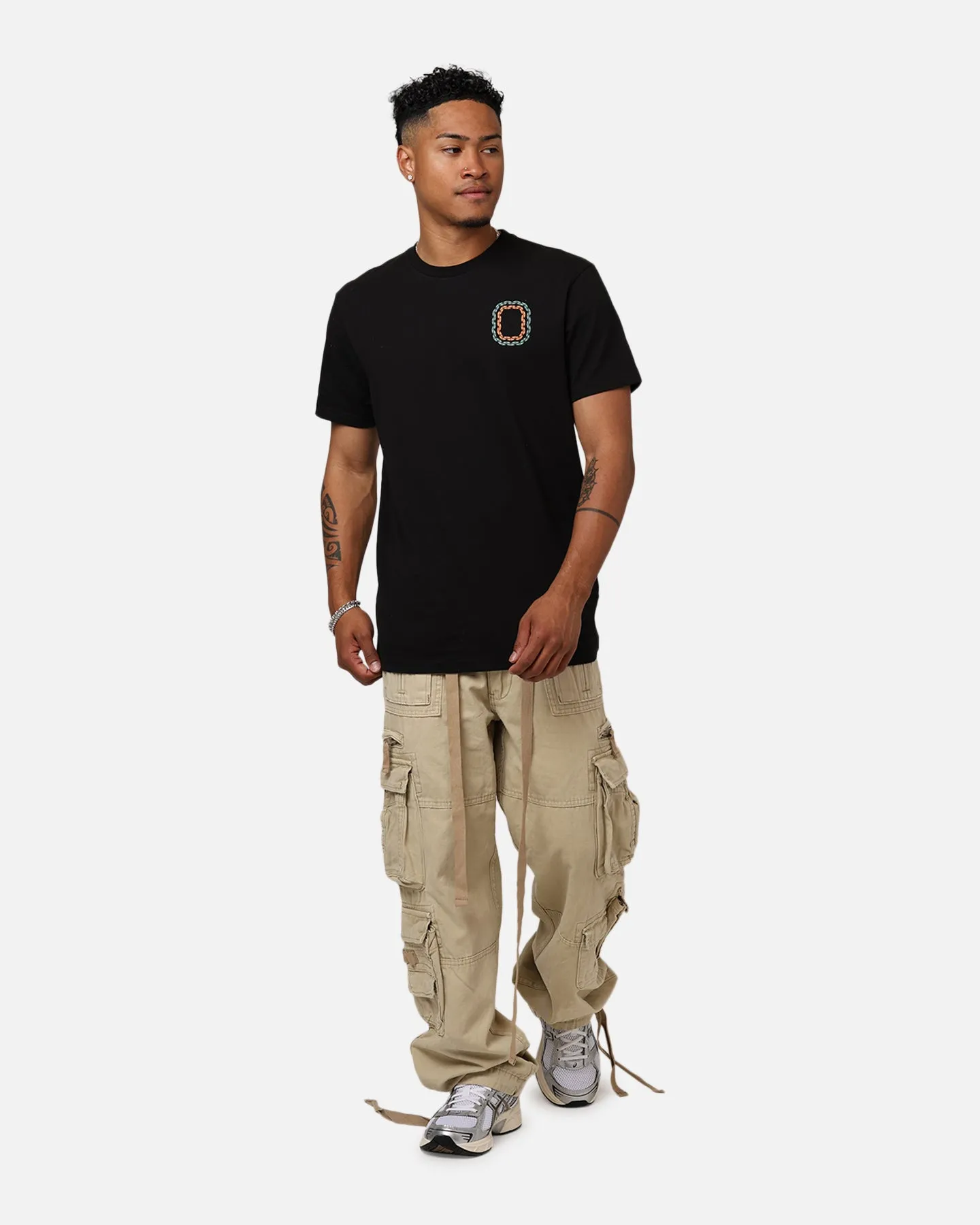 Overtime Paradise Parrots T-Shirt Black Cozy And Warm Minimal Look