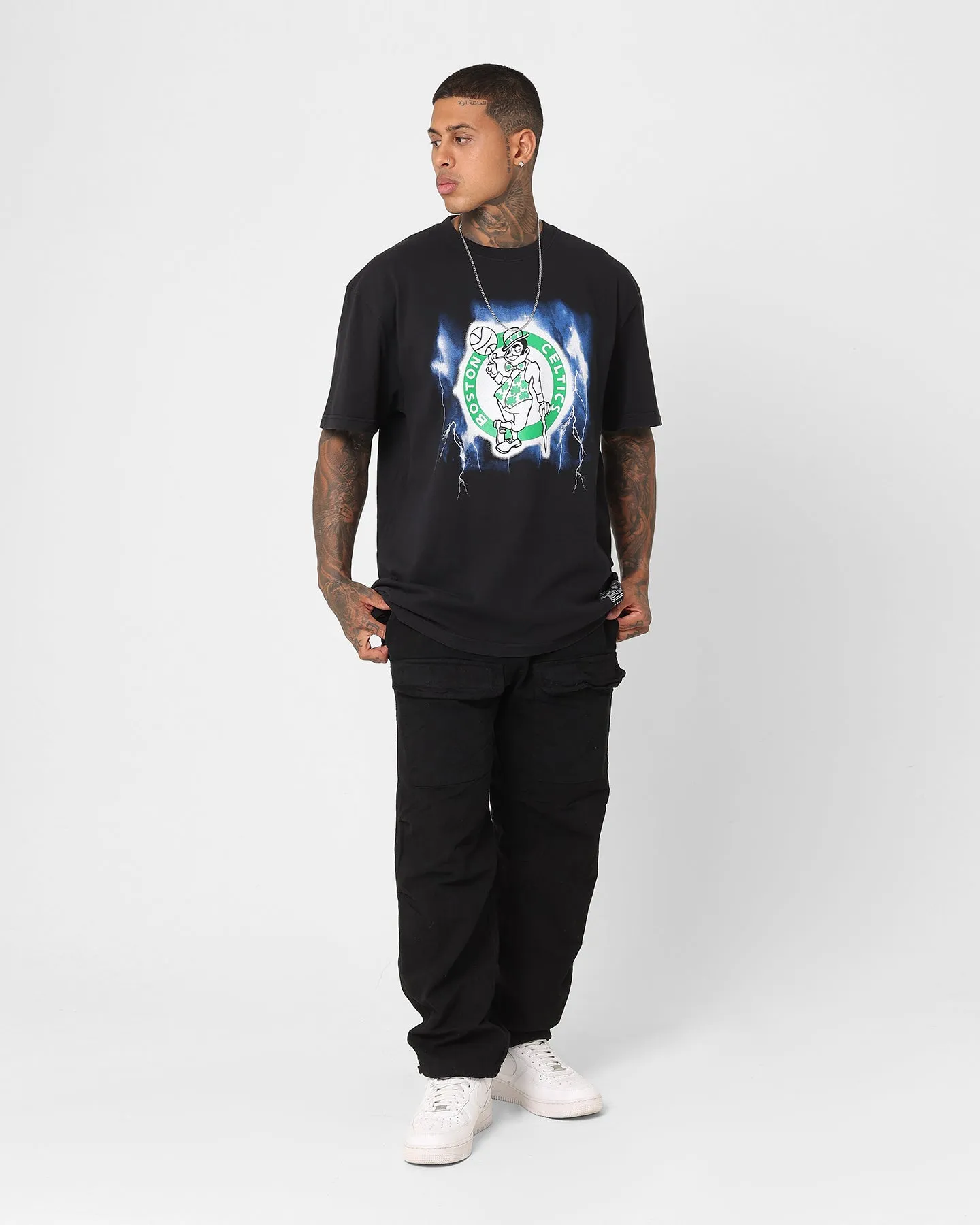 Classic Trend Look SoftTouchFinish Mitchell & Ness Boston Celtics Logo Lightning T-Shirt Black