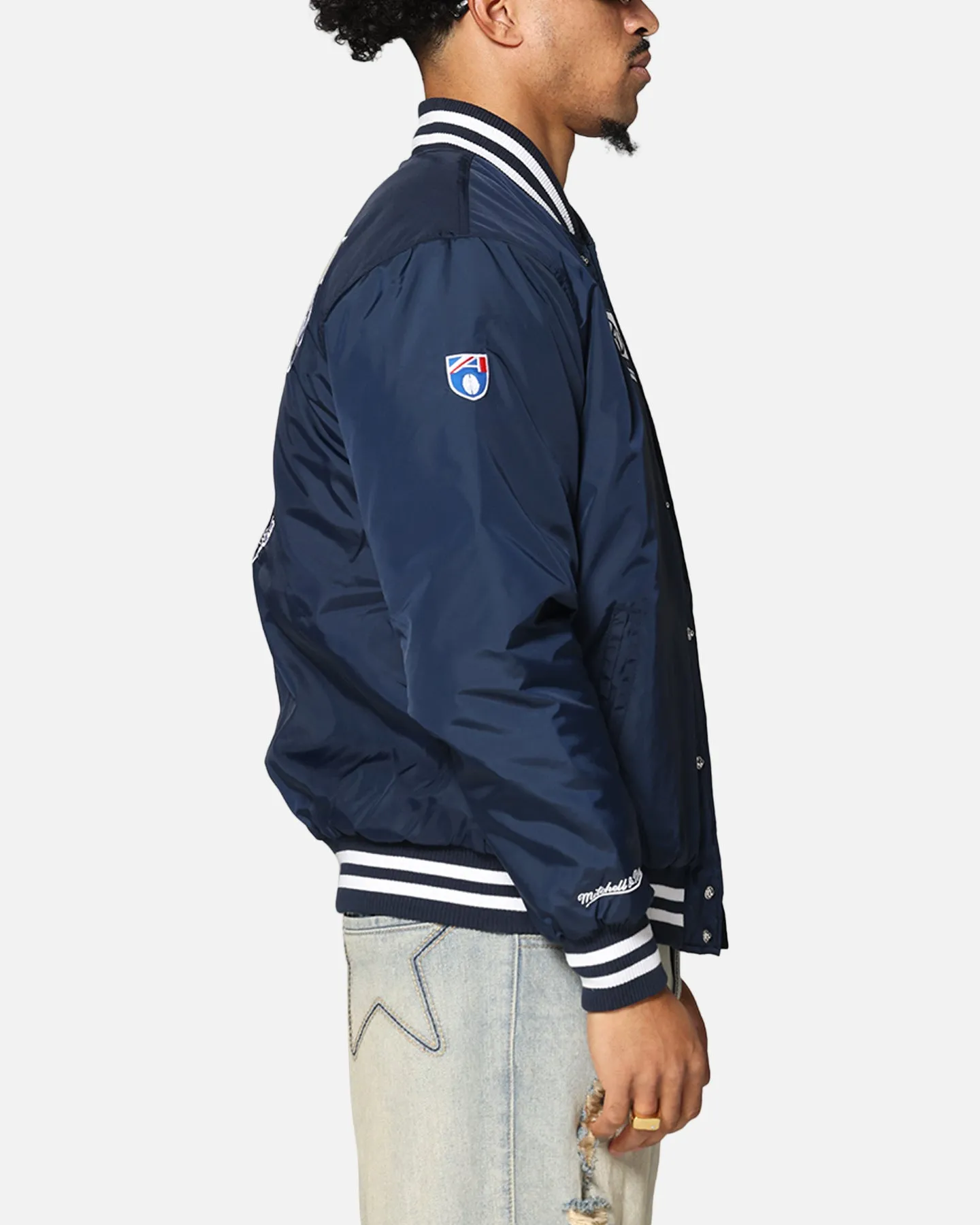 Lightweight Warmth Mitchell & Ness Carlton Blues Team Bomber Jacket Navy