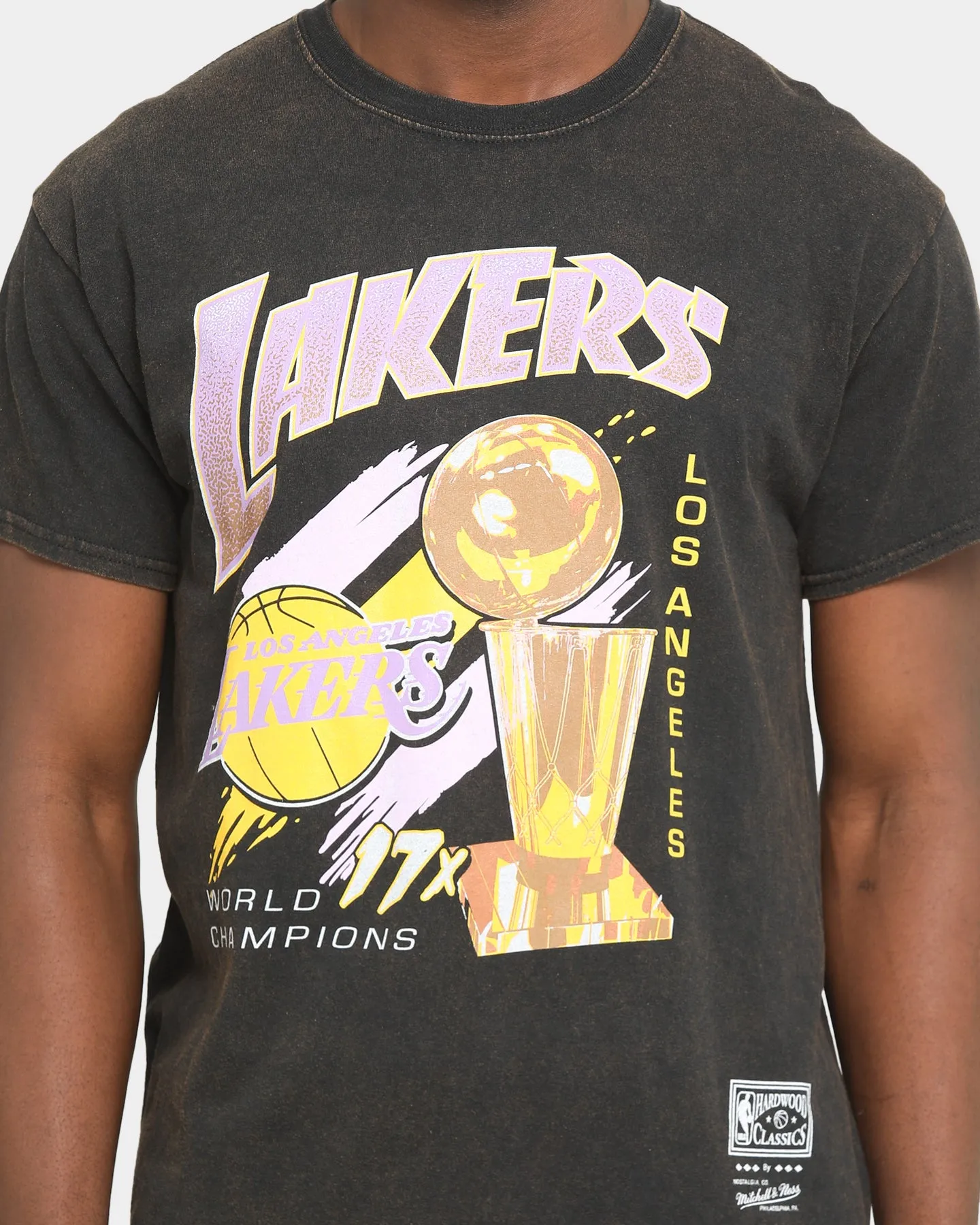 Mitchell & Ness Los Angeles Lakers 17 Times Champ T-Shirt Faded Black Weekend Look