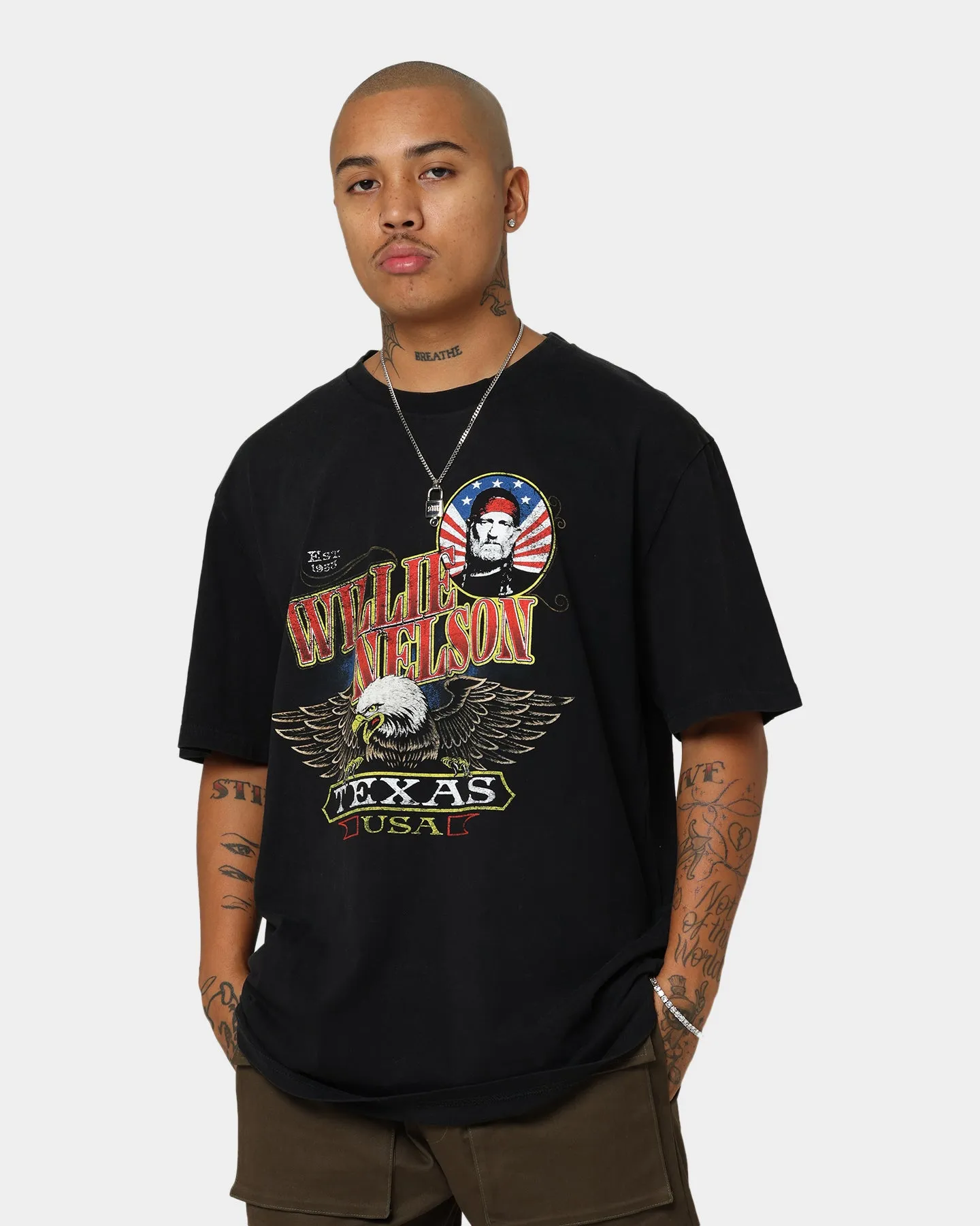 Willie Nelson Texas Eagles Vintage T-Shirt Washed Black Fun and Playful Trendy Vibes Wear