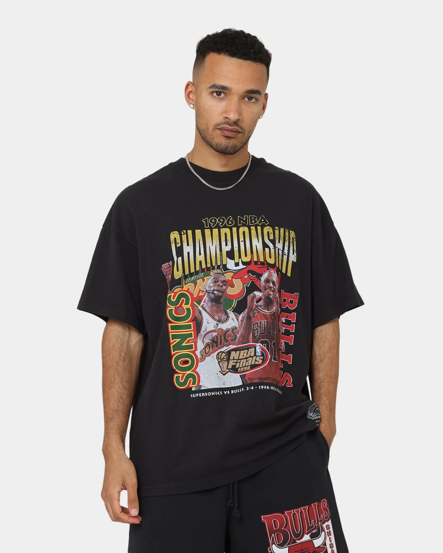 Chilly Style Classic Crew Neck Mitchell & Ness Seattle Sonics VS Chicago Bulls 1996 Finals T-Shirt Faded Black