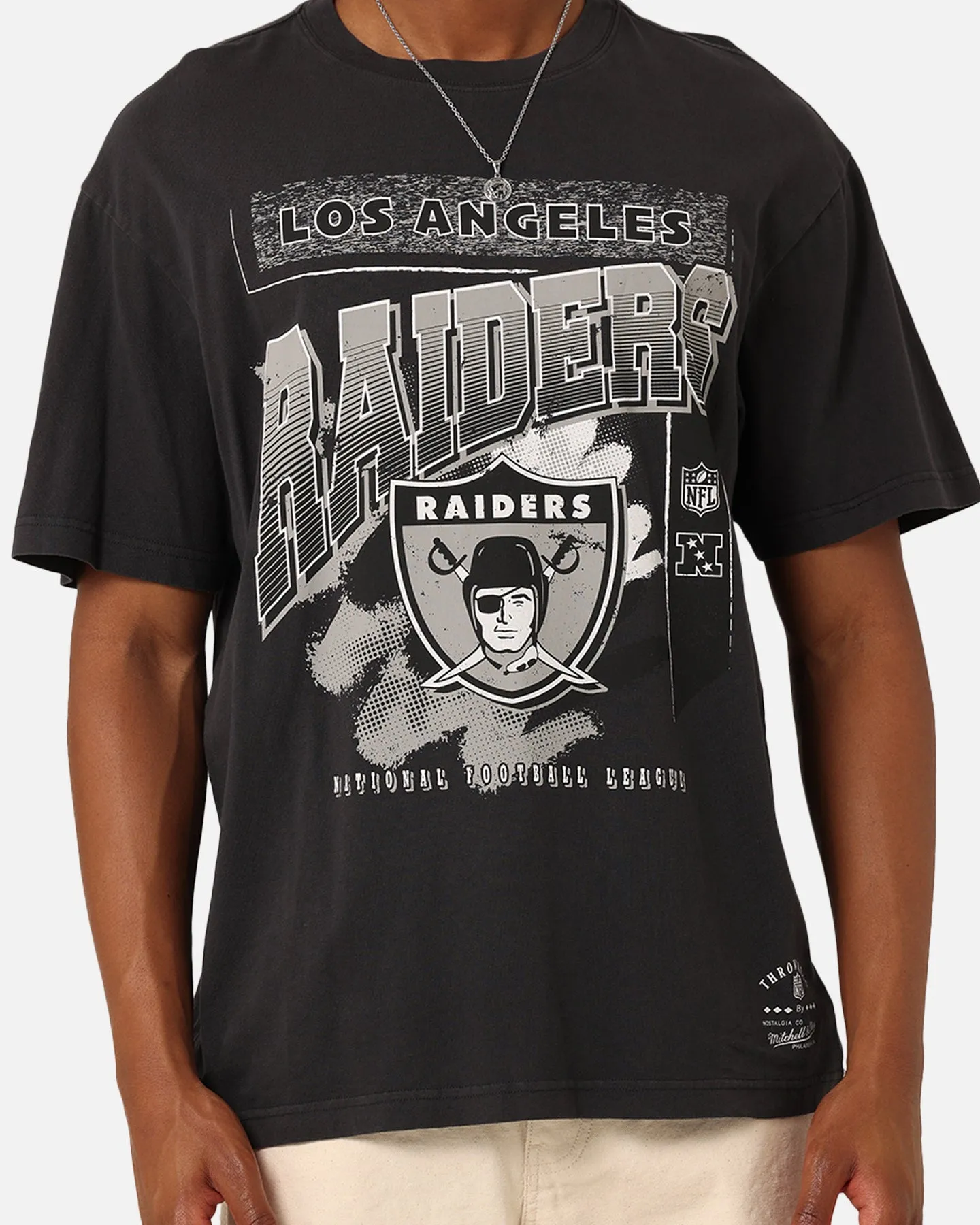 Mitchell & Ness Los Angeles Raiders Brush Off 2.0 T-Shirt Faded Black Soft Feel Low carbon footprint