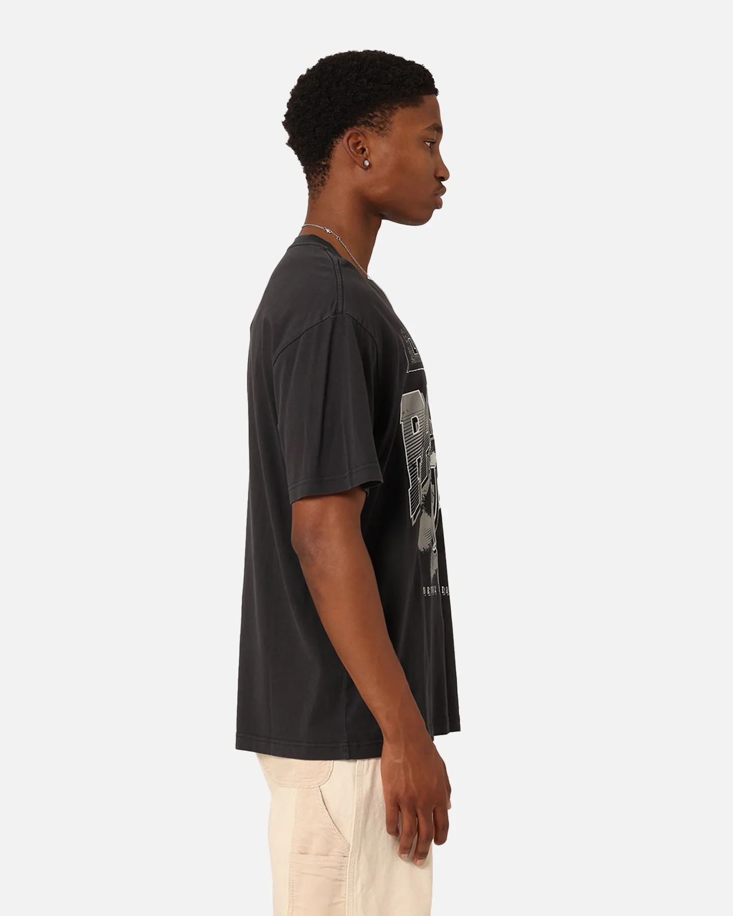 Mitchell & Ness Los Angeles Raiders Brush Off 2.0 T-Shirt Faded Black Fashion-Ready Chic Smart