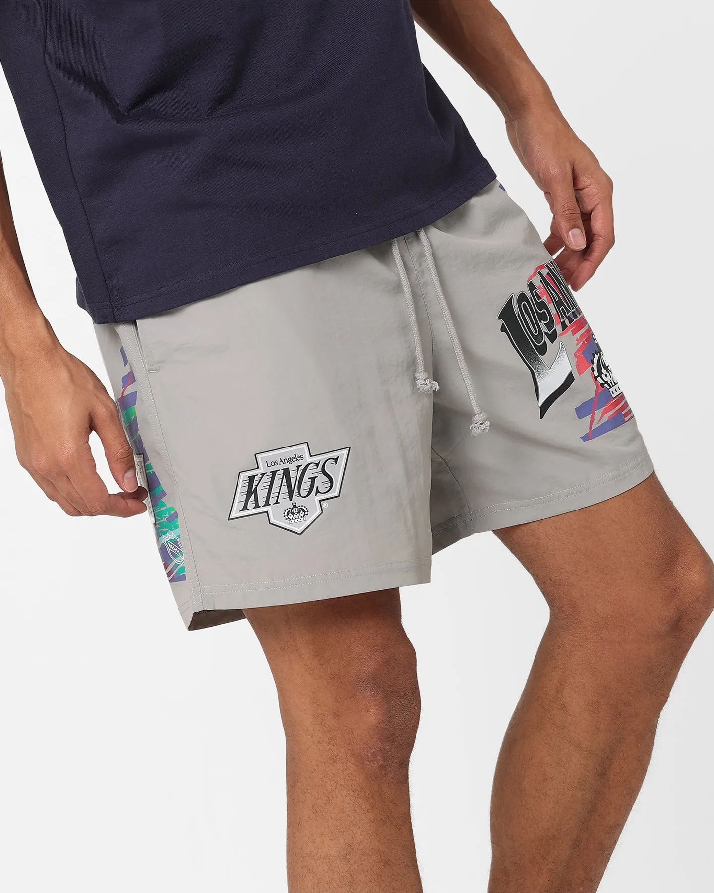 Mitchell & Ness Los Angeles Kings Nylon Shorts Grey Comfy Vibes