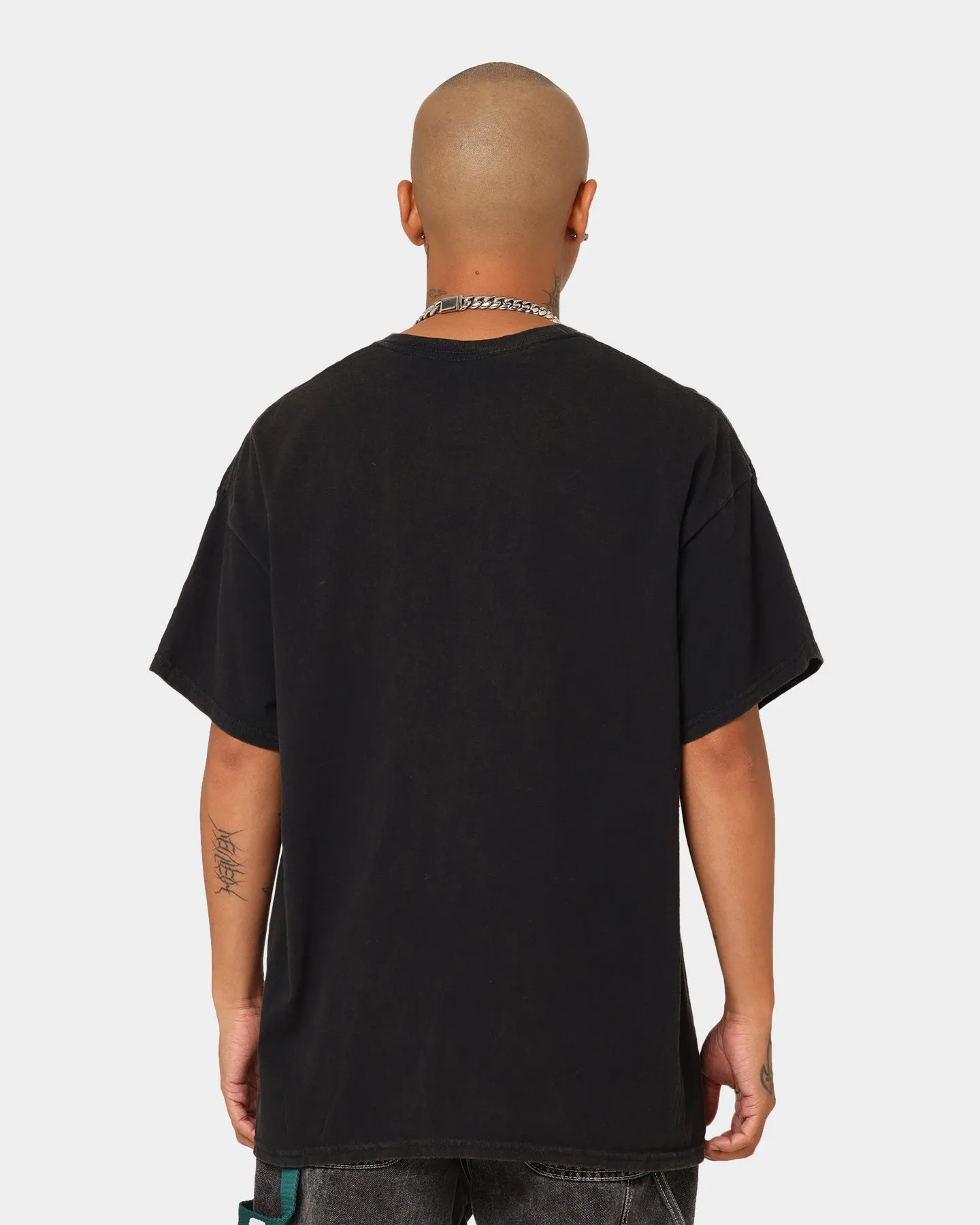 Everyday Fashion Look Goat Crew Goat Crew X Stranger Things Hellfire Club Vintage T-Shirt Washed Black