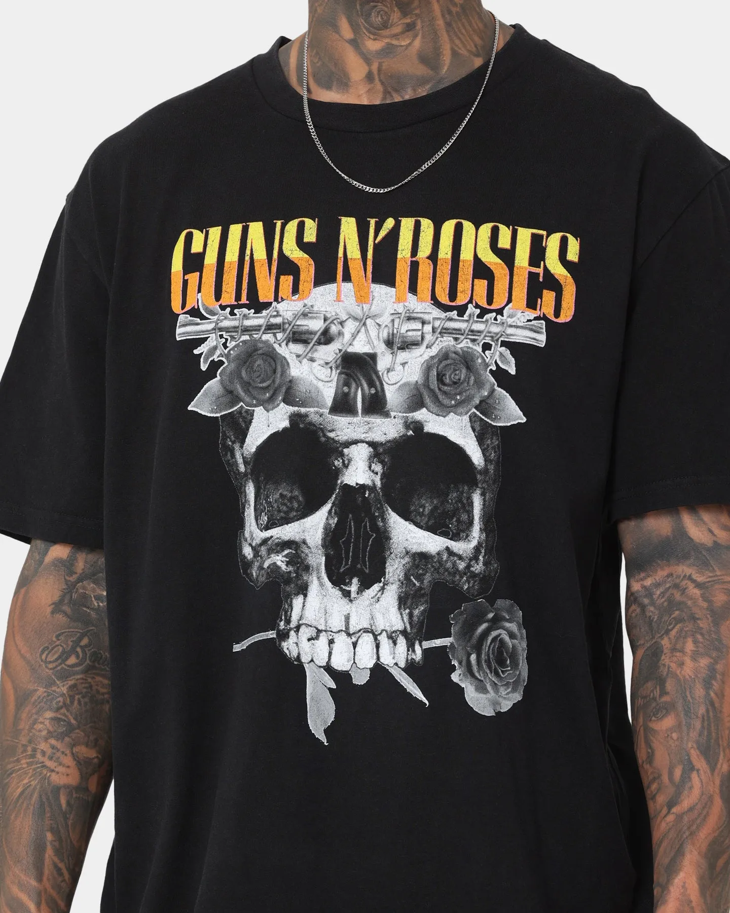 Perfect for Any Outfit Gun N Roses Skull Split Vintage T-Shirt Washed Black
