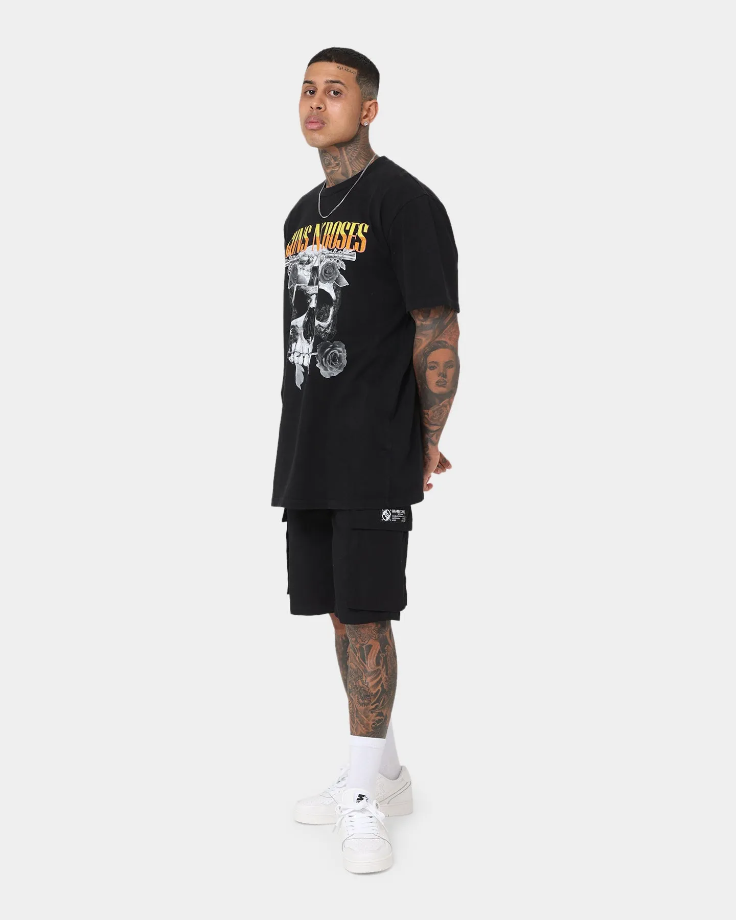 Wide Neck Opening Versatile Layering Piece Gun N Roses Skull Split Vintage T-Shirt Washed Black