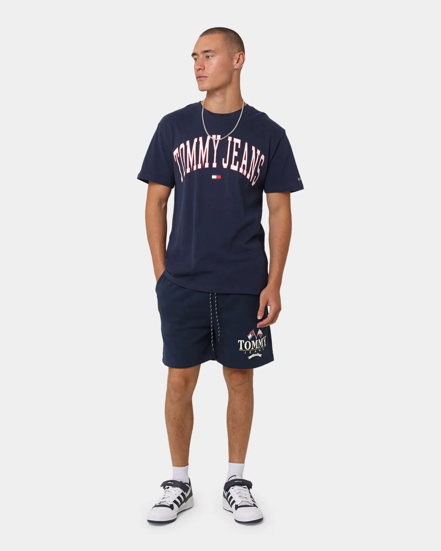 Modern and Soft Tommy Jeans TJM Classic Collegiate T-Shirt Twilight Navy