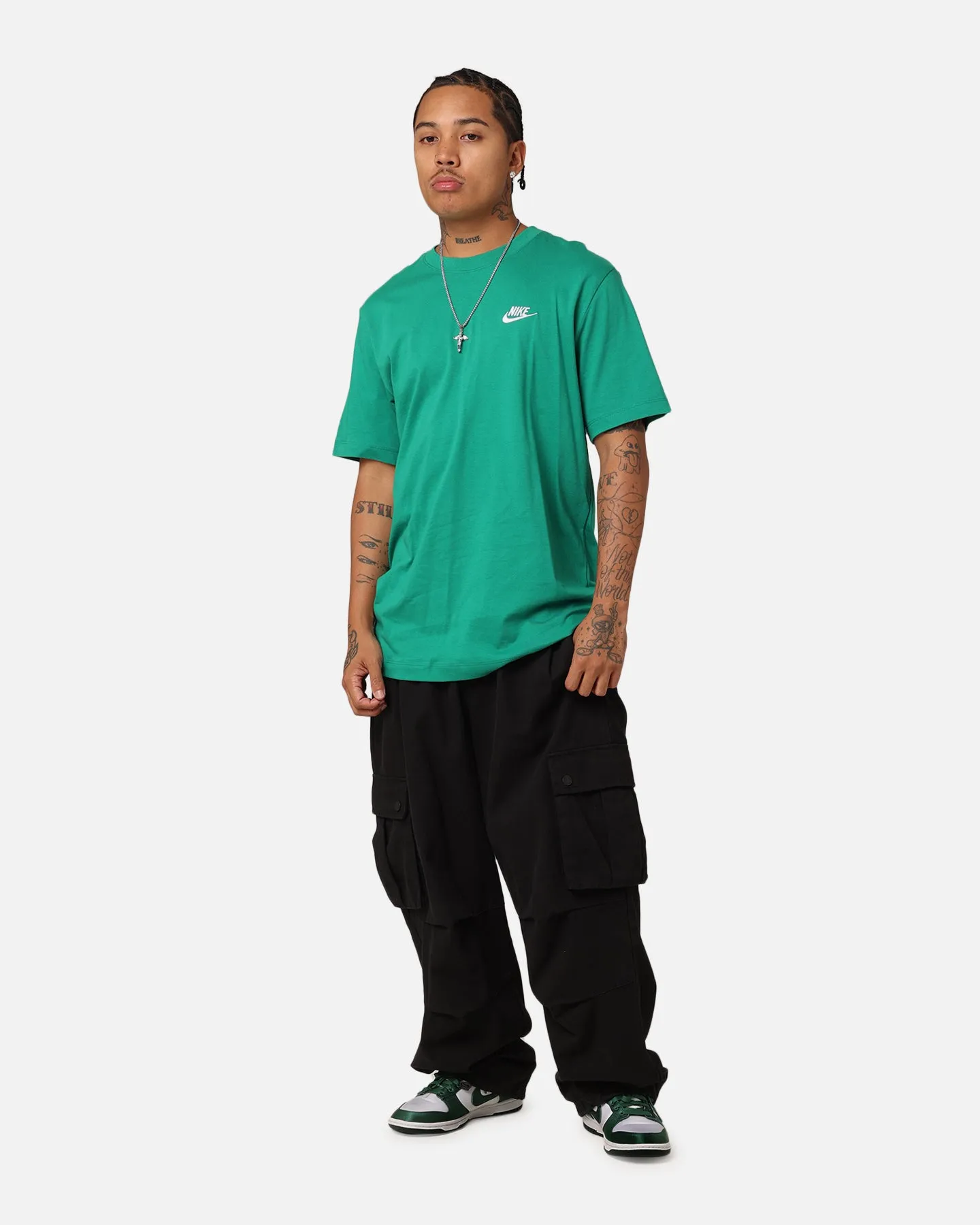 Cozy Comfort Look Nike Sportswear Club T-Shirt Malachite Green