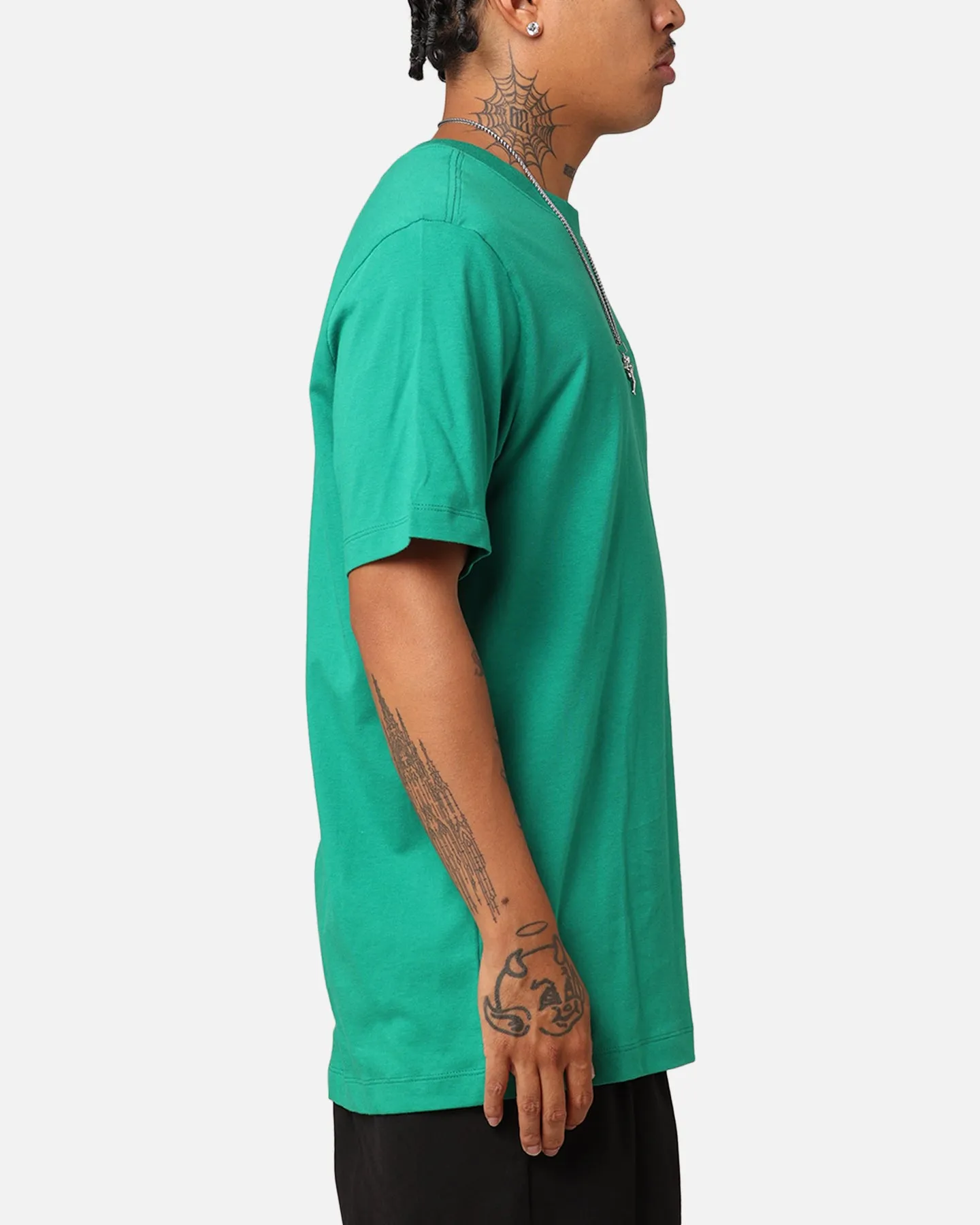 Versatile Option Slim fit sleekness Nike Sportswear Club T-Shirt Malachite Green