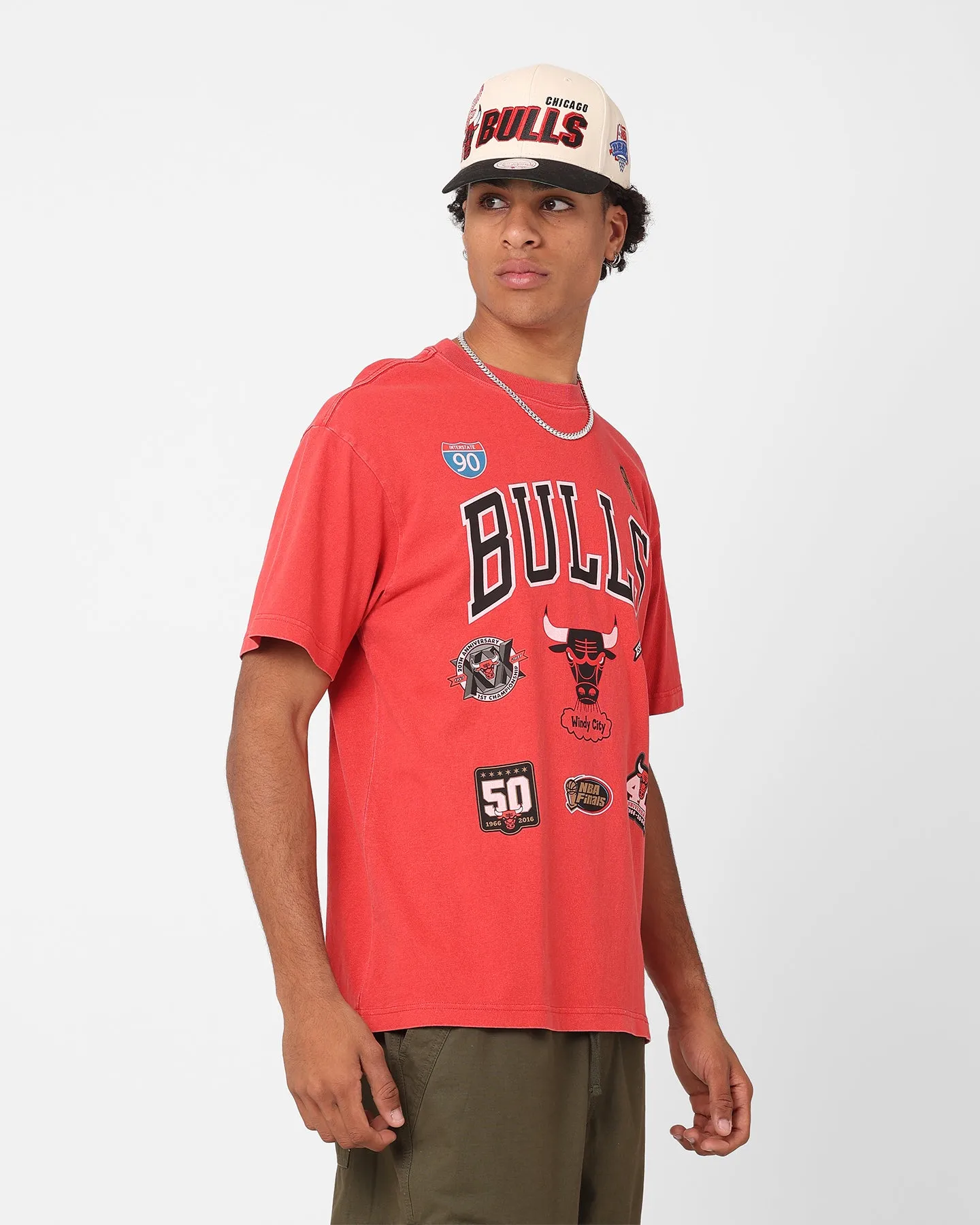 Outdoor Ready Mitchell & Ness Chicago Bulls Highway Logo T-Shirt Bulls Red