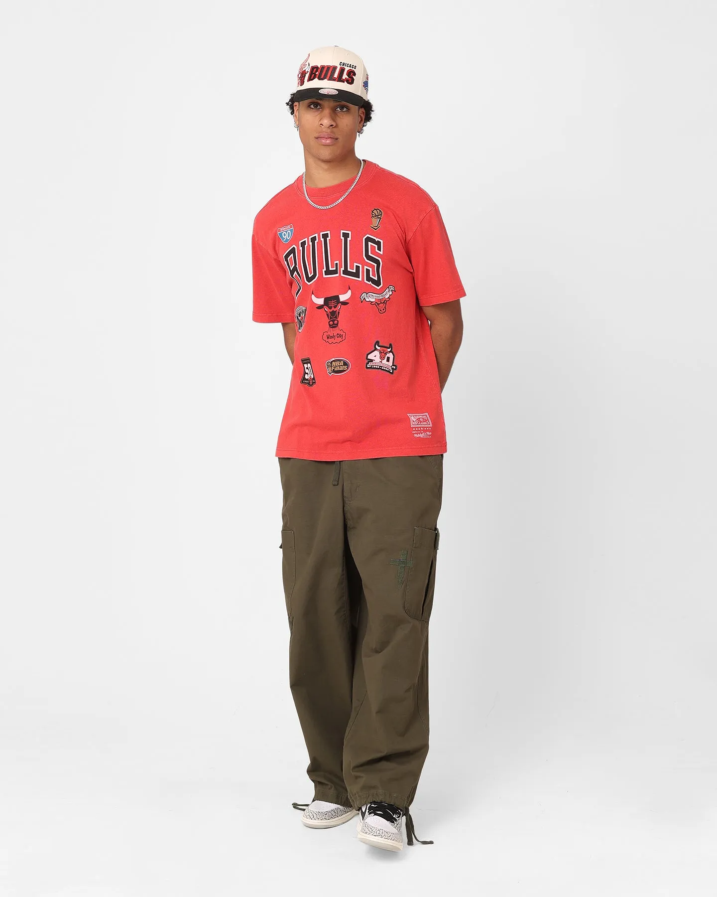 Embroidered Details Mitchell & Ness Chicago Bulls Highway Logo T-Shirt Bulls Red