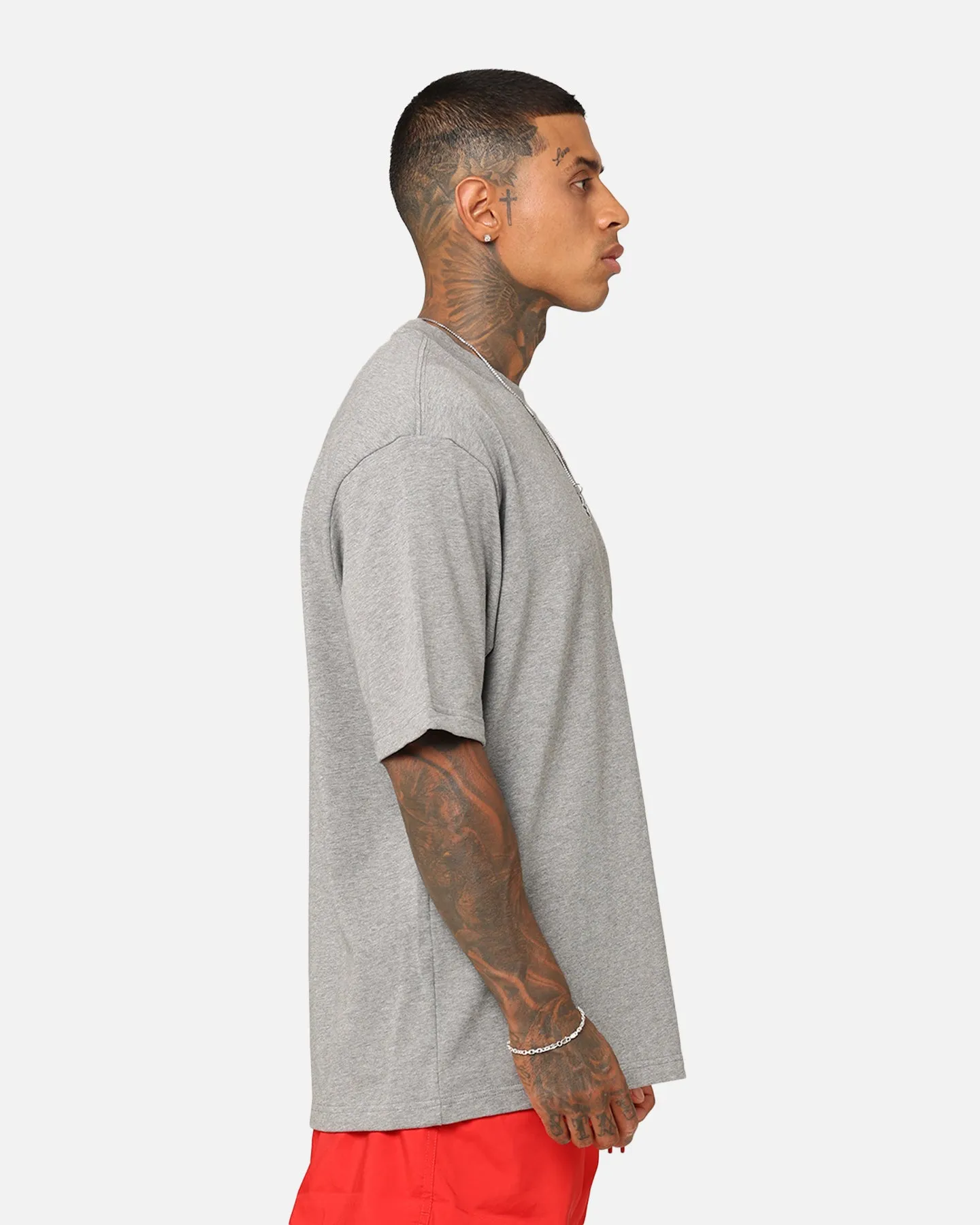 Jordan Brand Sneaker Patch Crew T-Shirt Carbon Heather Simple yet stylish Sustainable
