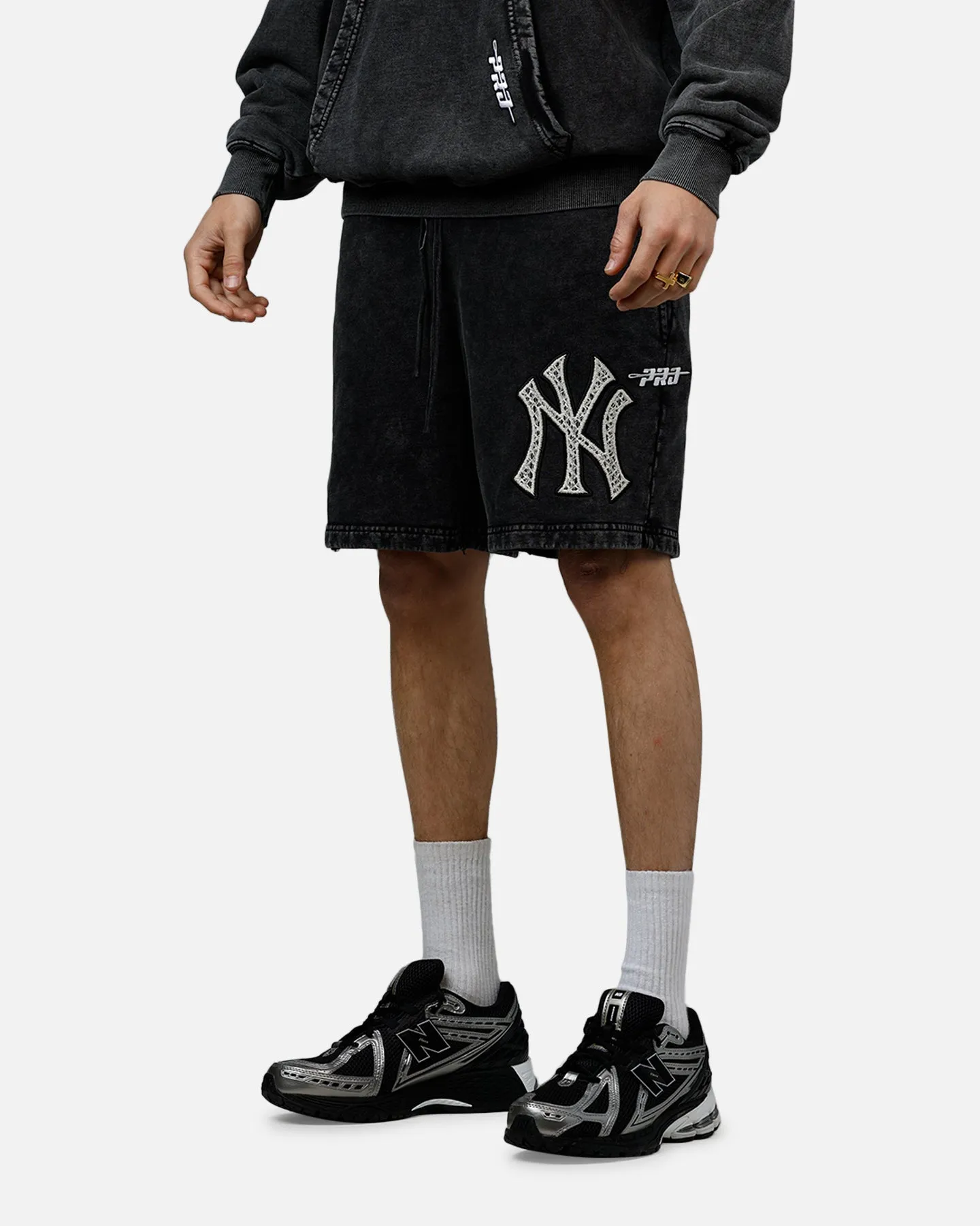 On The Go Pro Standard New York Yankees Raffia Shorts Black Acidwash