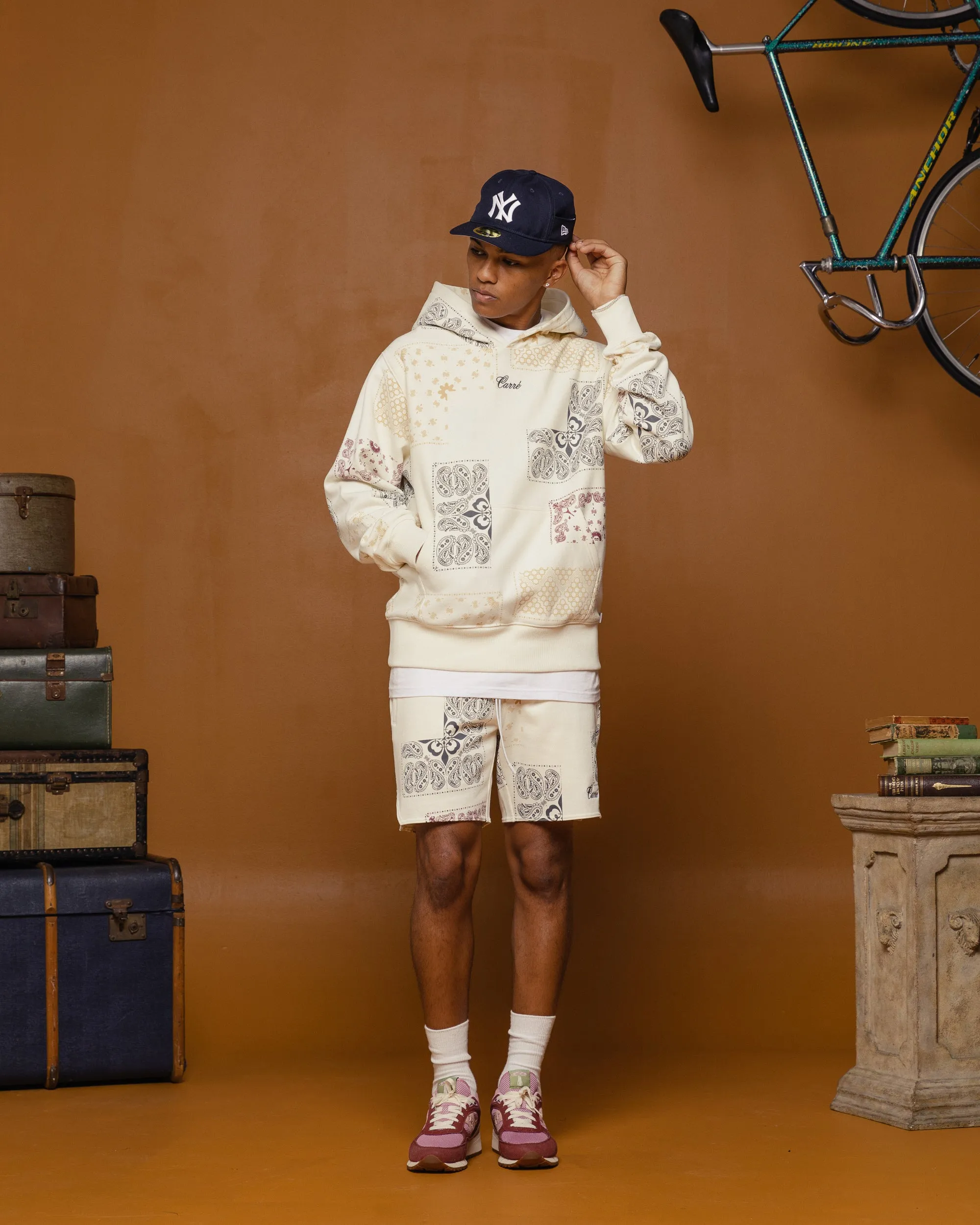 Machine-washable sunglasses Carre Fragment Paisley Shorts Off White