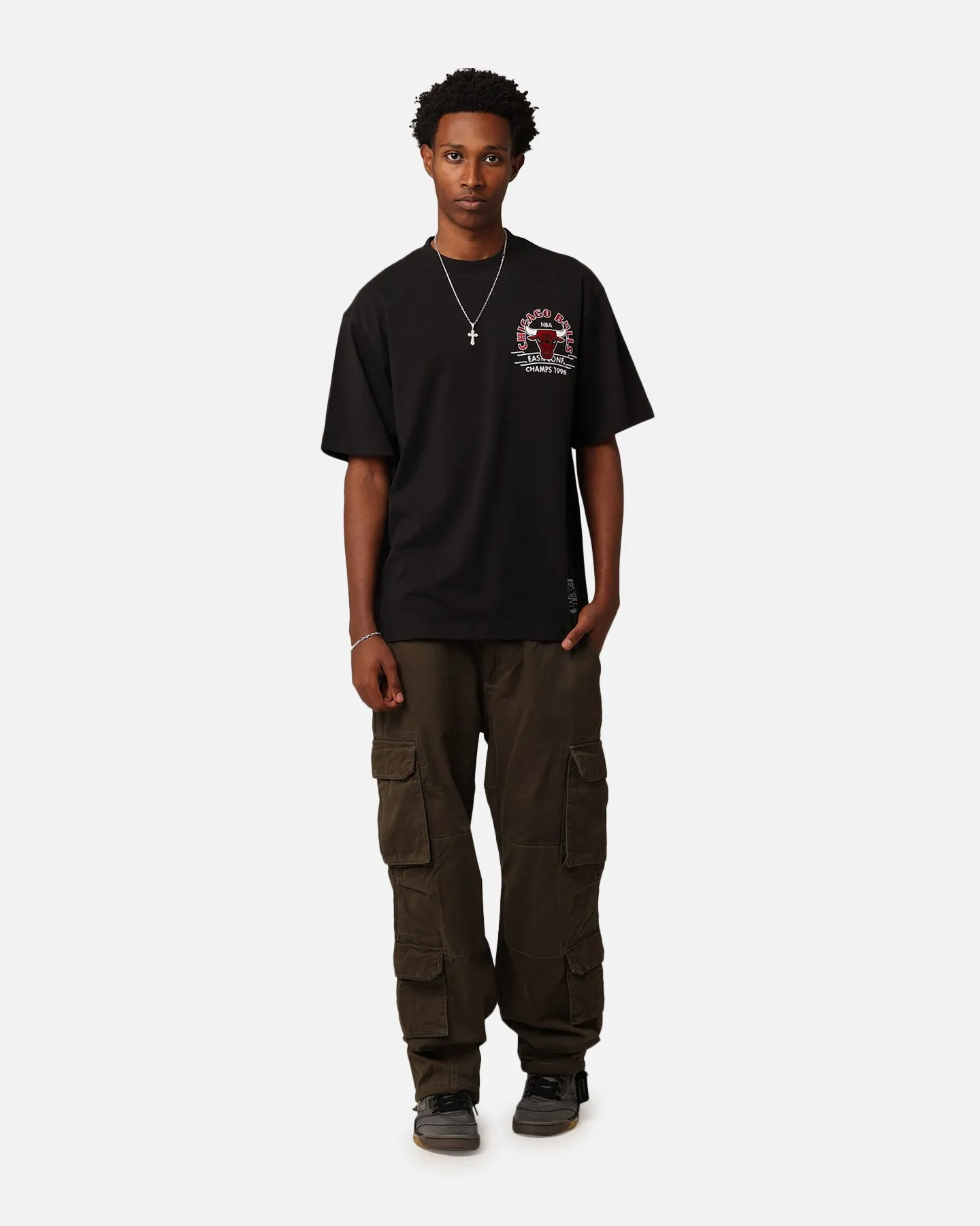 Mitchell & Ness Chicago Bulls Arch T-Shirt Faded Black Reinforced Collar
