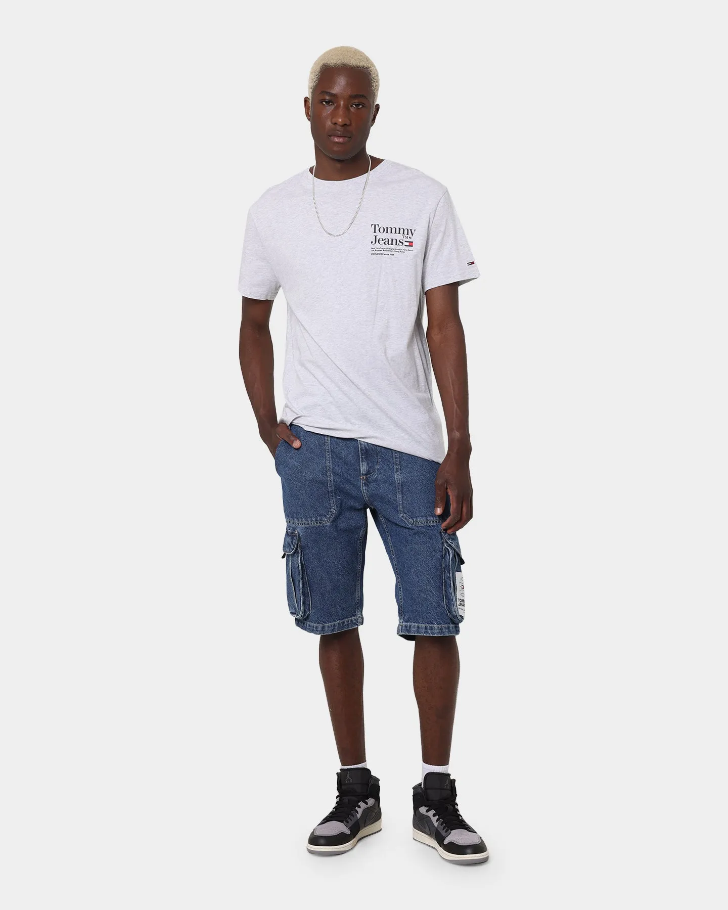 Fun and Relaxed Tommy Jeans TJM Tommy Text T-Shirt Silver Grey Heather