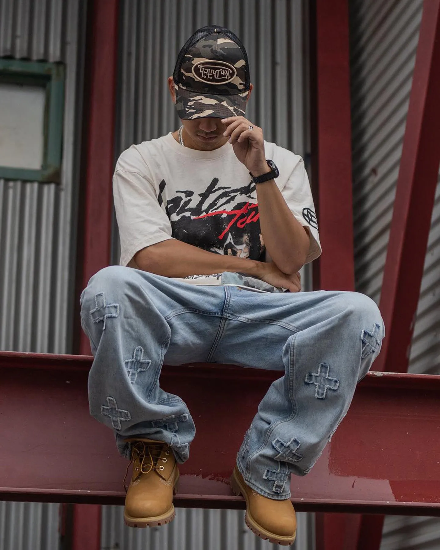 Breezy Comfort LayeredHemDetails Loiter Rager Vintage T-Shirt Off White