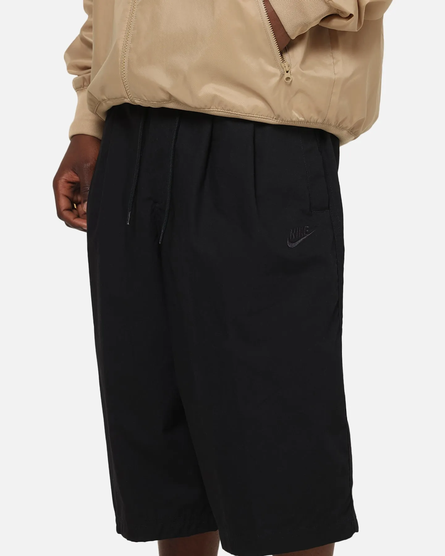 Nike Club Sheoul Oversized Shorts Black/Black SoftLining Easy Care Fabric Finish