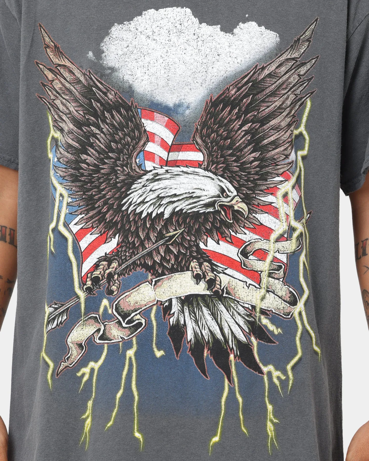 Bold Look Casual Must-Have American Thrift Patriot Storm T-Shirt Off Black