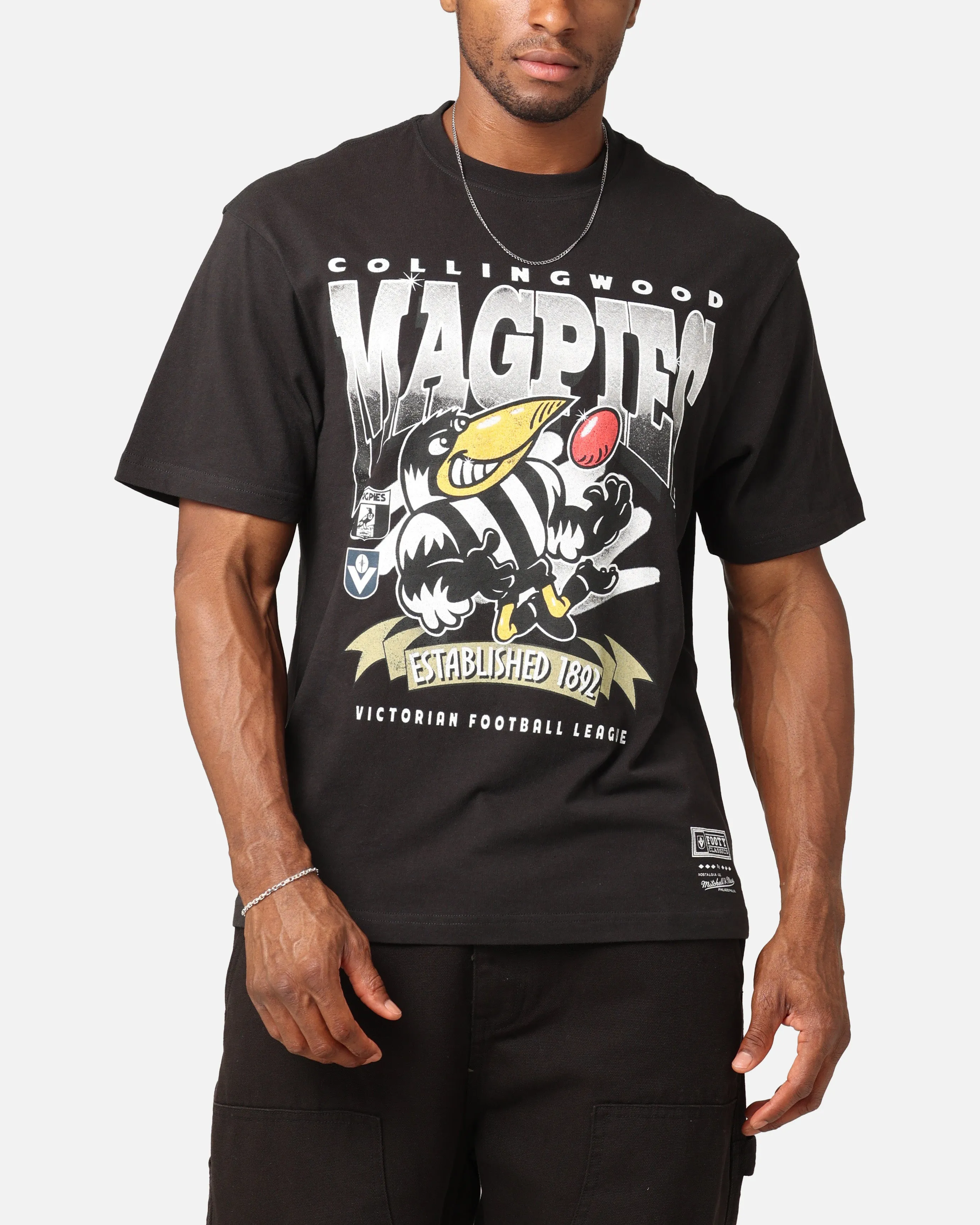 Chic And Comfortable Long sleeved warmth Mitchell & Ness Collingwood Magpies Character T-Shirt Faded Black