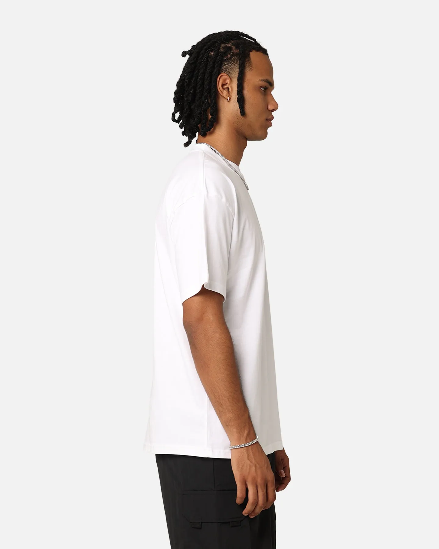 Comfort Apparel Cozy Vibe Wear Carr?? Rosebud T-Shirt White