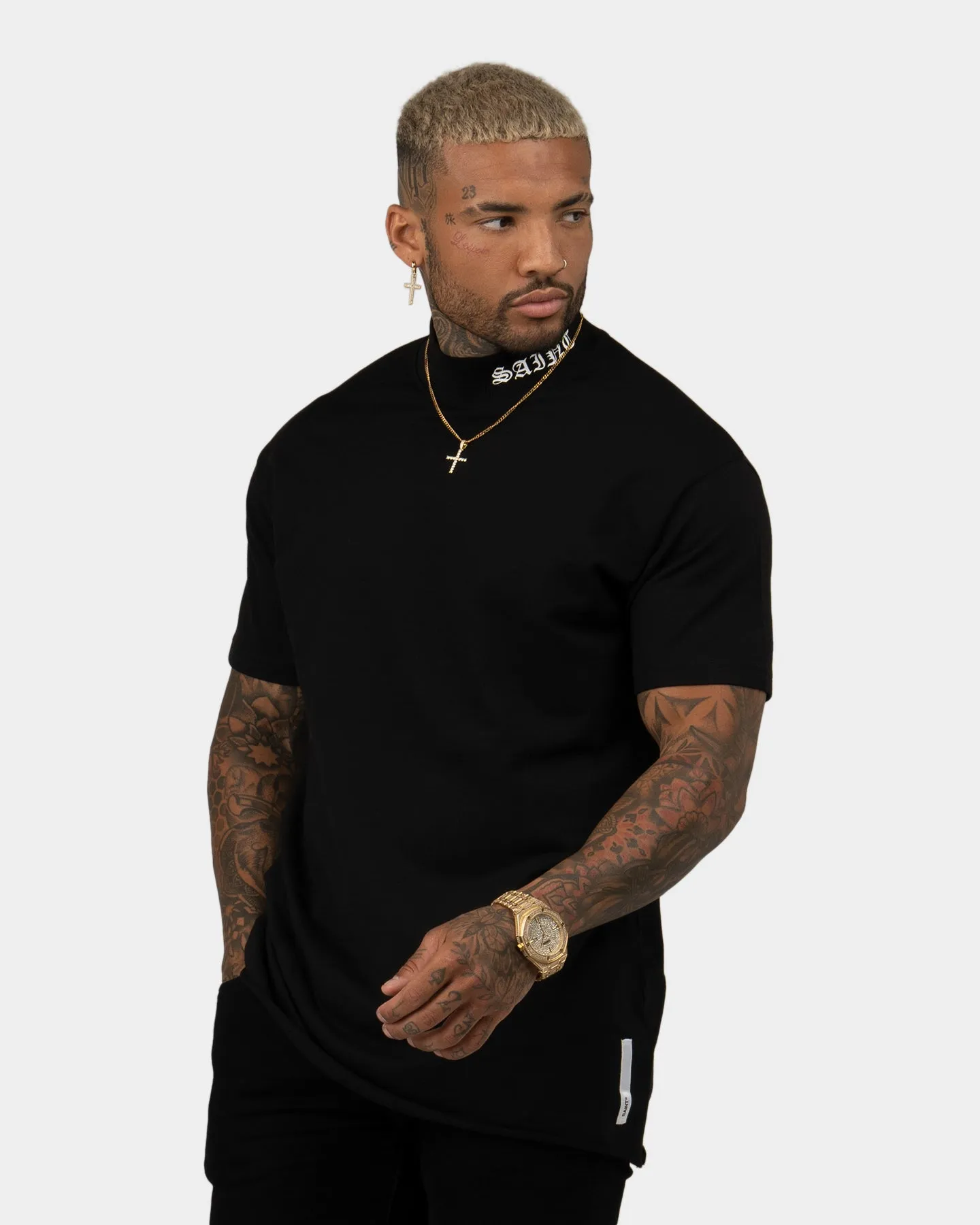 NoSideSeam Outdoor Style Trend Saint Morta Old English Mock Neck T-Shirt Black/White