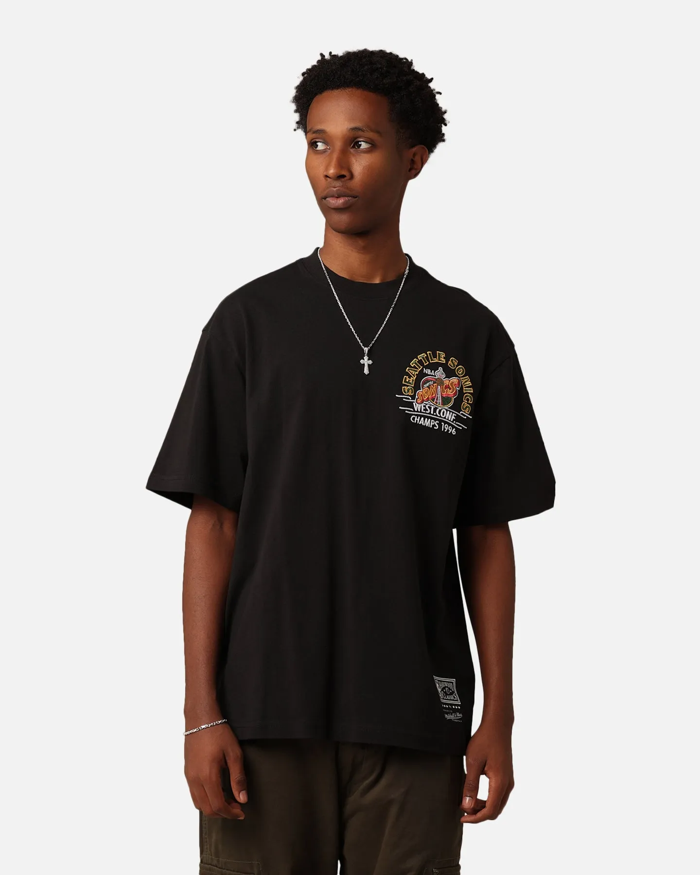 Mitchell & Ness Seattle Sonics Arch T-Shirt Faded Black Practical Comfort Modern Twist