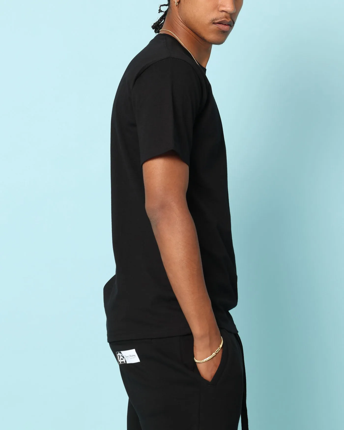 Seasonal Trend Carr?? Academy Classic T-Shirt Black