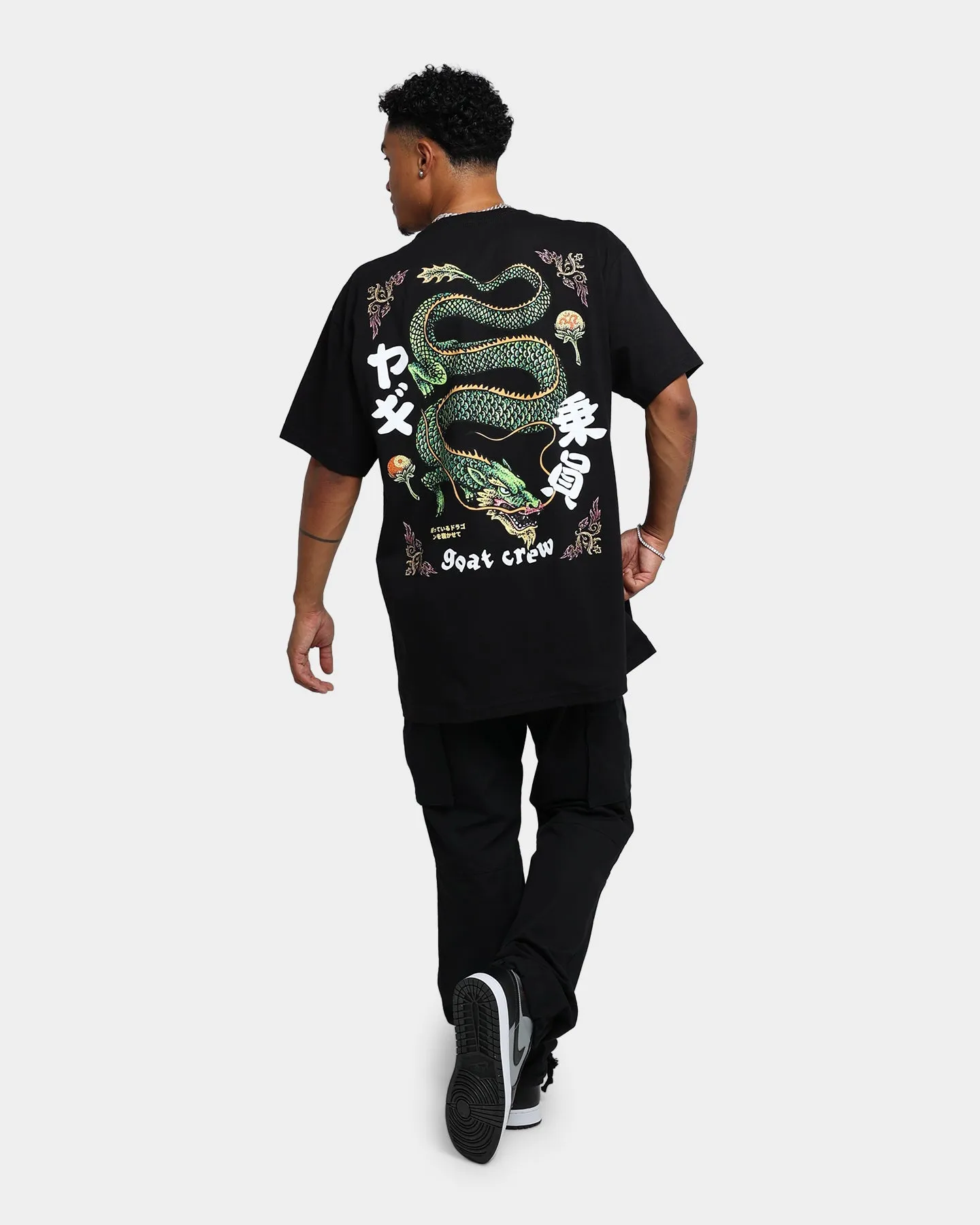 Fashion Fit Scoop neck Goat Crew Sleeping Dragons T-Shirt Black