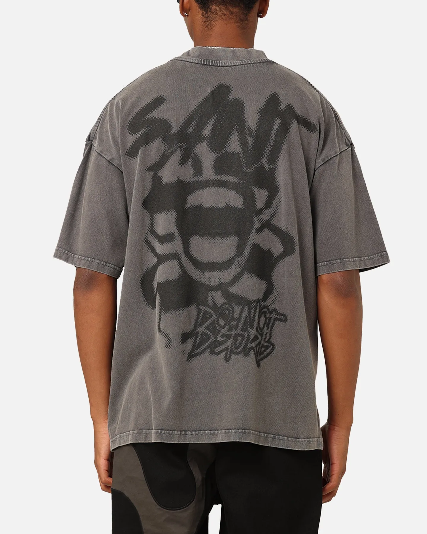 Versatile Piece Saint Morta Do Not Disturb T-Shirt Washed Charcoal