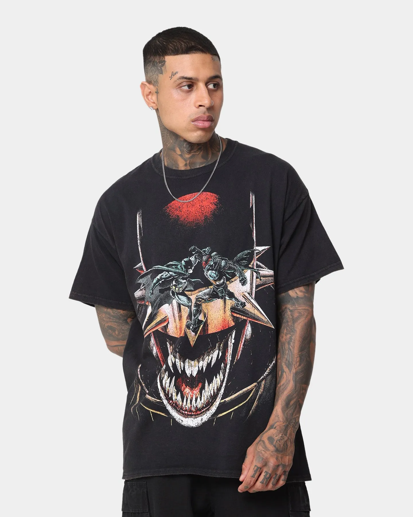 Casual Chic Look Goat Crew X DC Batman Who Laughs Vintage T-Shirt Black Wash