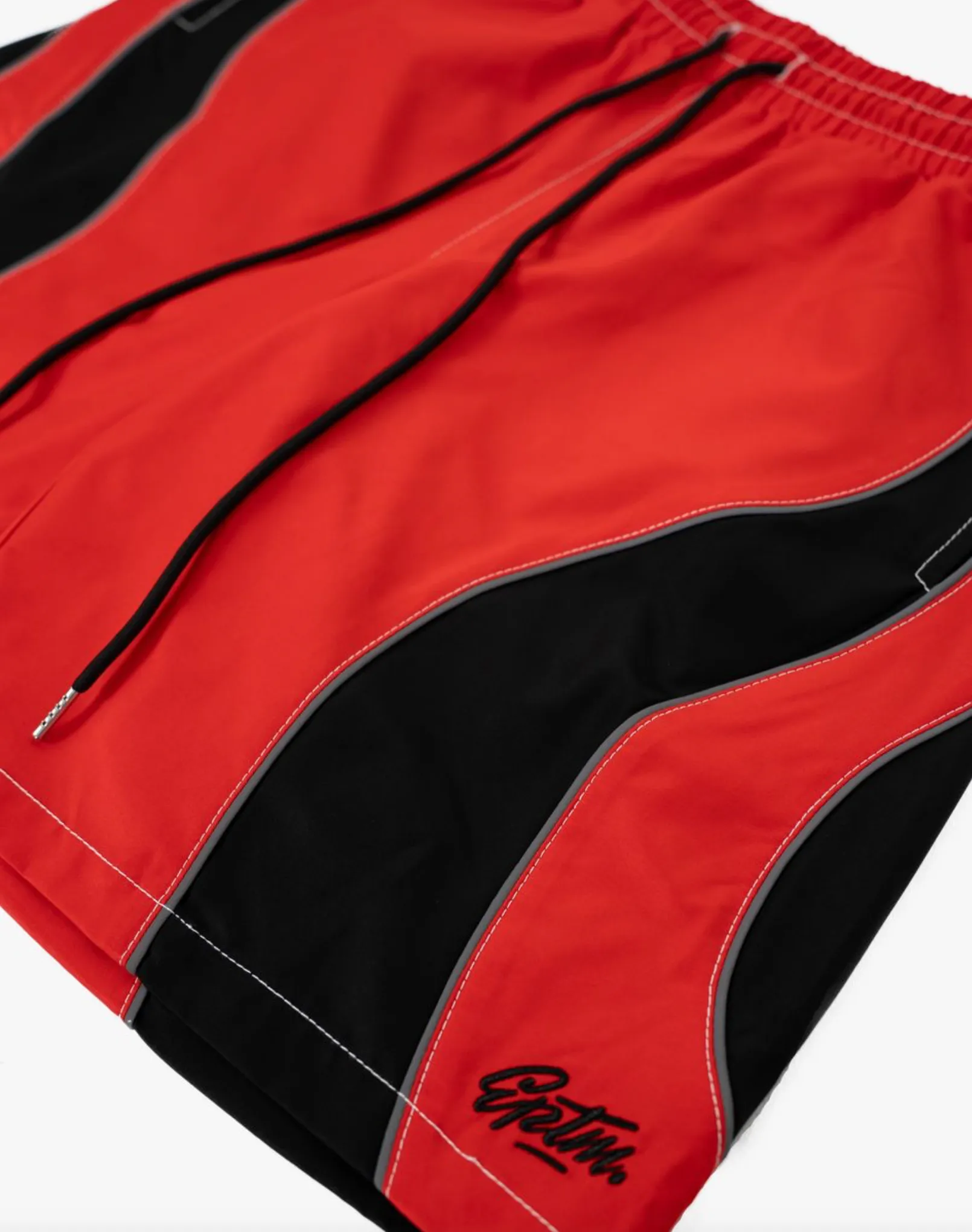 Wind Glow EPTM MONTANA SHORTS (Red)
