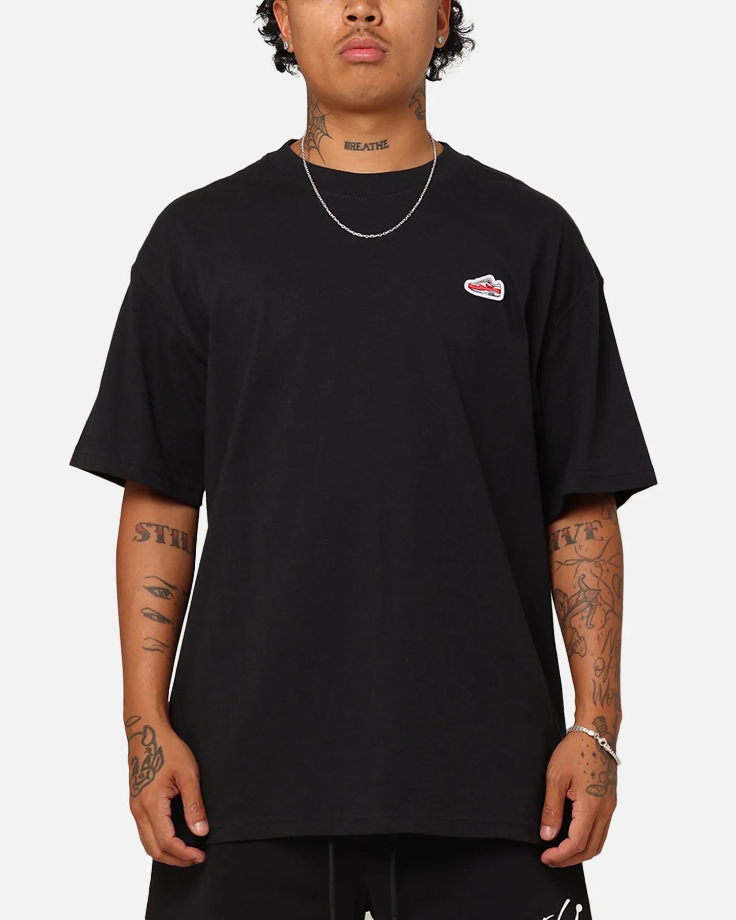 Neutral Color Soft and Stylish Nike Sportswear Max 90 Sneaker Patch T-Shirt Black