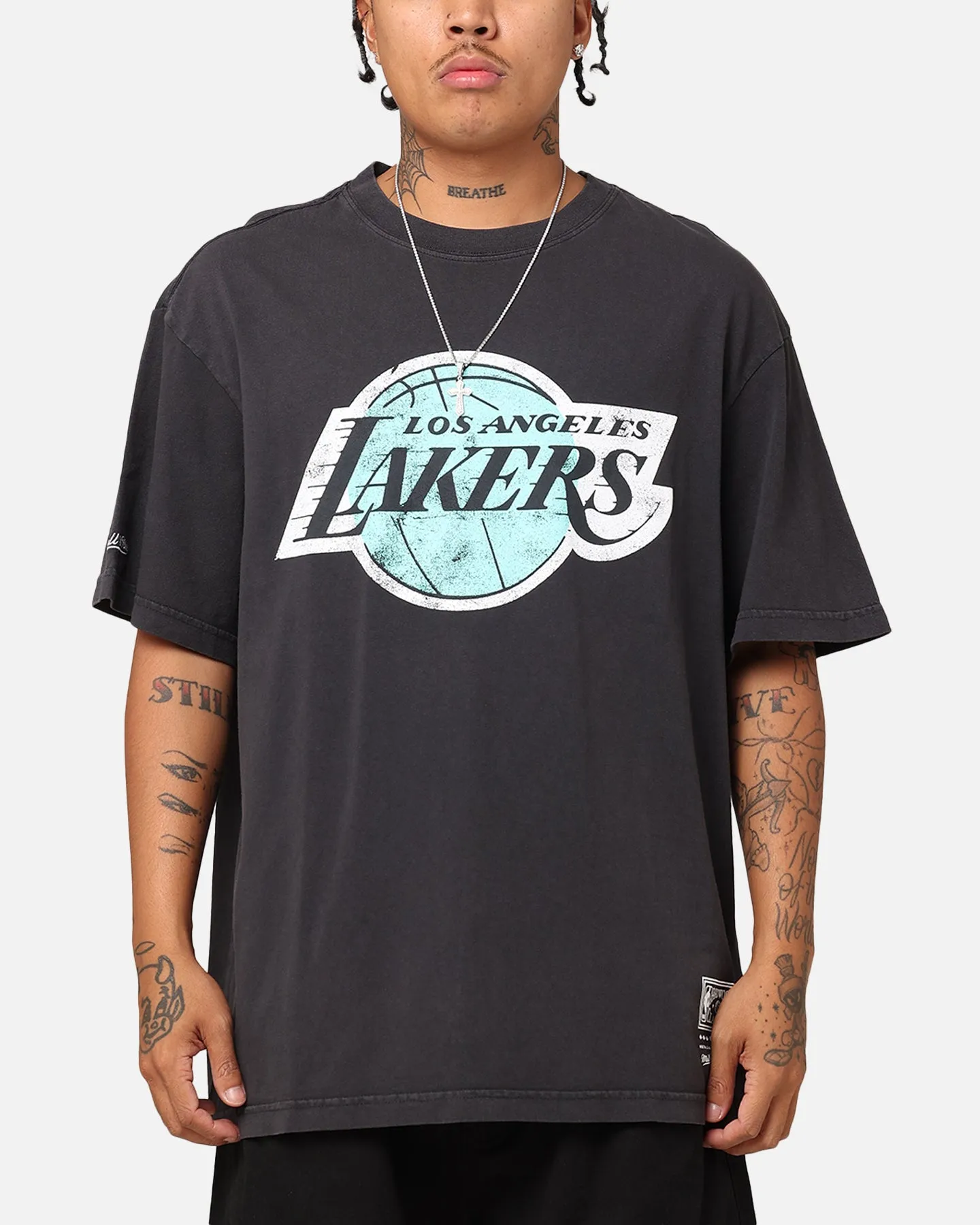 Outdoor Essentials Mitchell & Ness Los Angeles Lakers Ice Blue Logo T-Shirt Faded Black