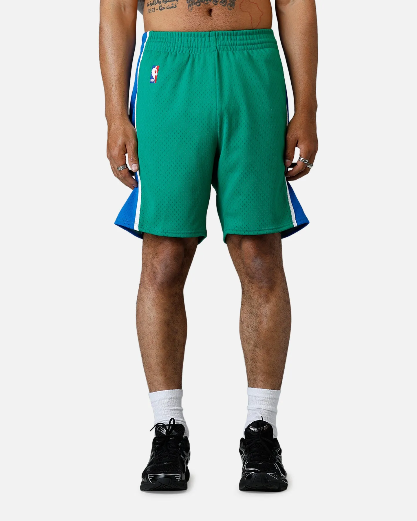 Recycled Material Mitchell & Ness Dallas Mavericks 2004 Swingman Shorts Green/Blue