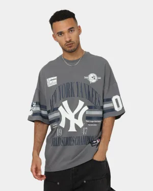 Majestic Athletic New York Yankees Champion Arch Stripe Oversized T-Shirt Gunmetal Grey layerable Light Trend