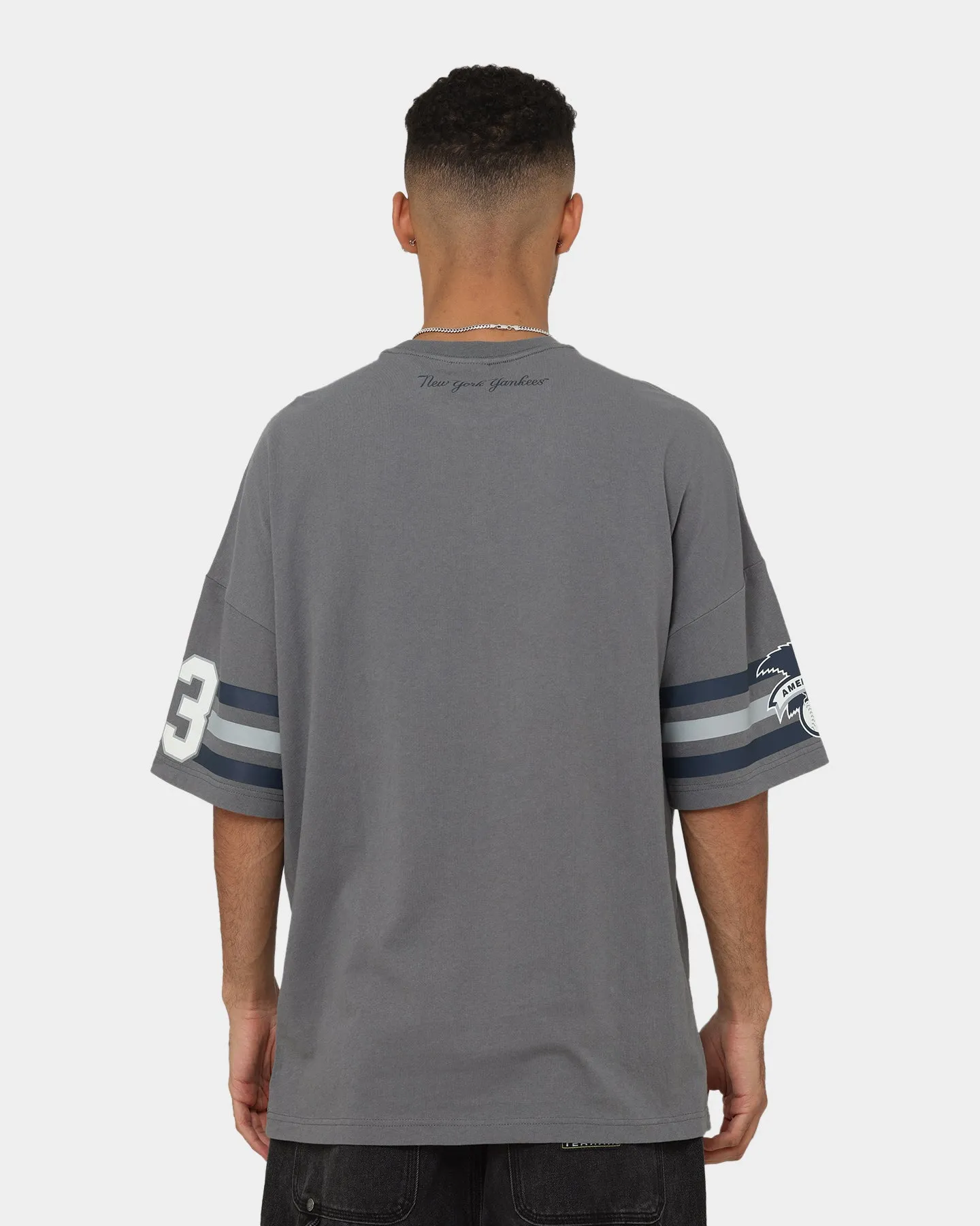 Majestic Athletic New York Yankees Champion Arch Stripe Oversized T-Shirt Gunmetal Grey On-the-Go Comfort