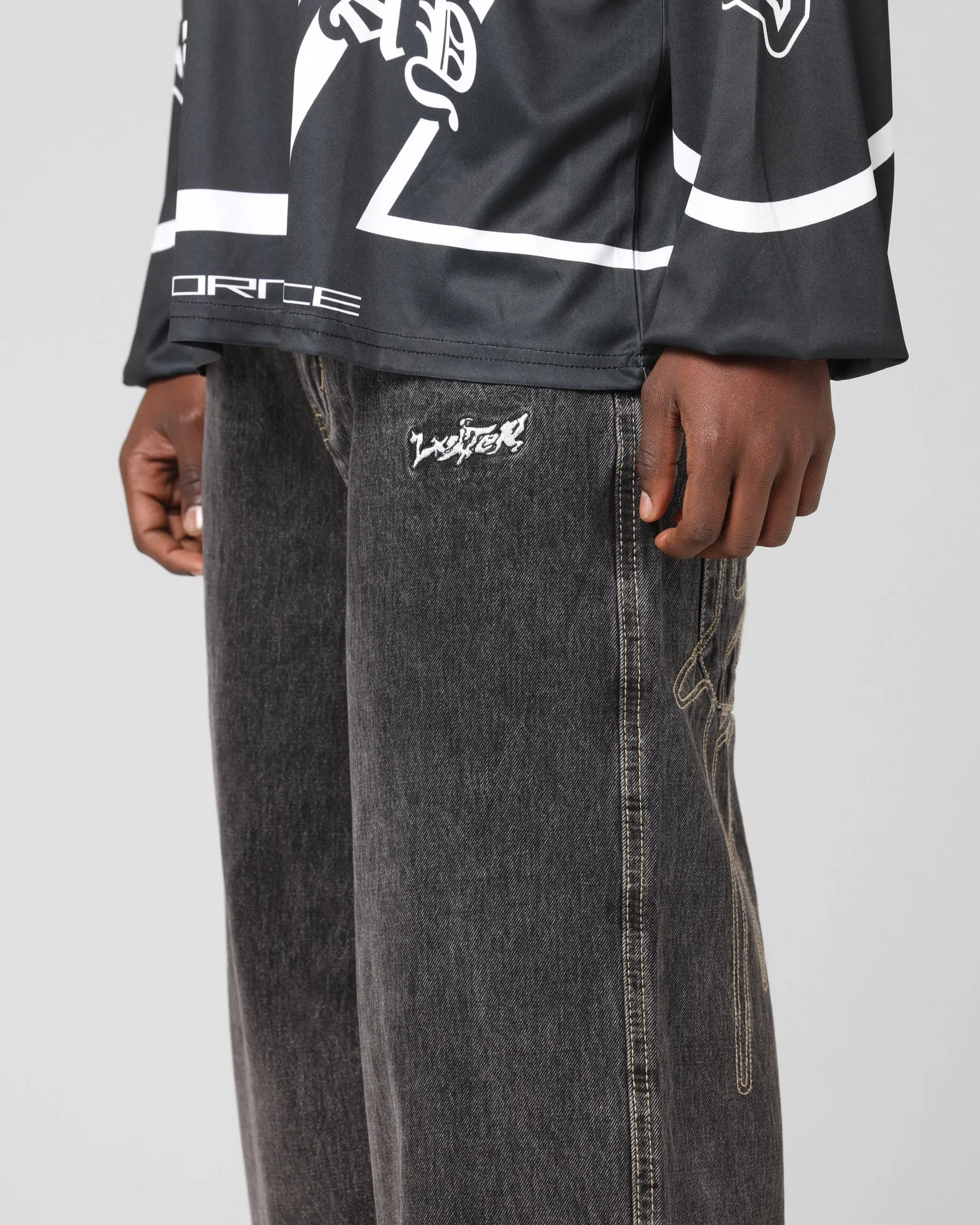 Flexible Look Body Friendly Loiter Star Born Jeans Dirty Grey