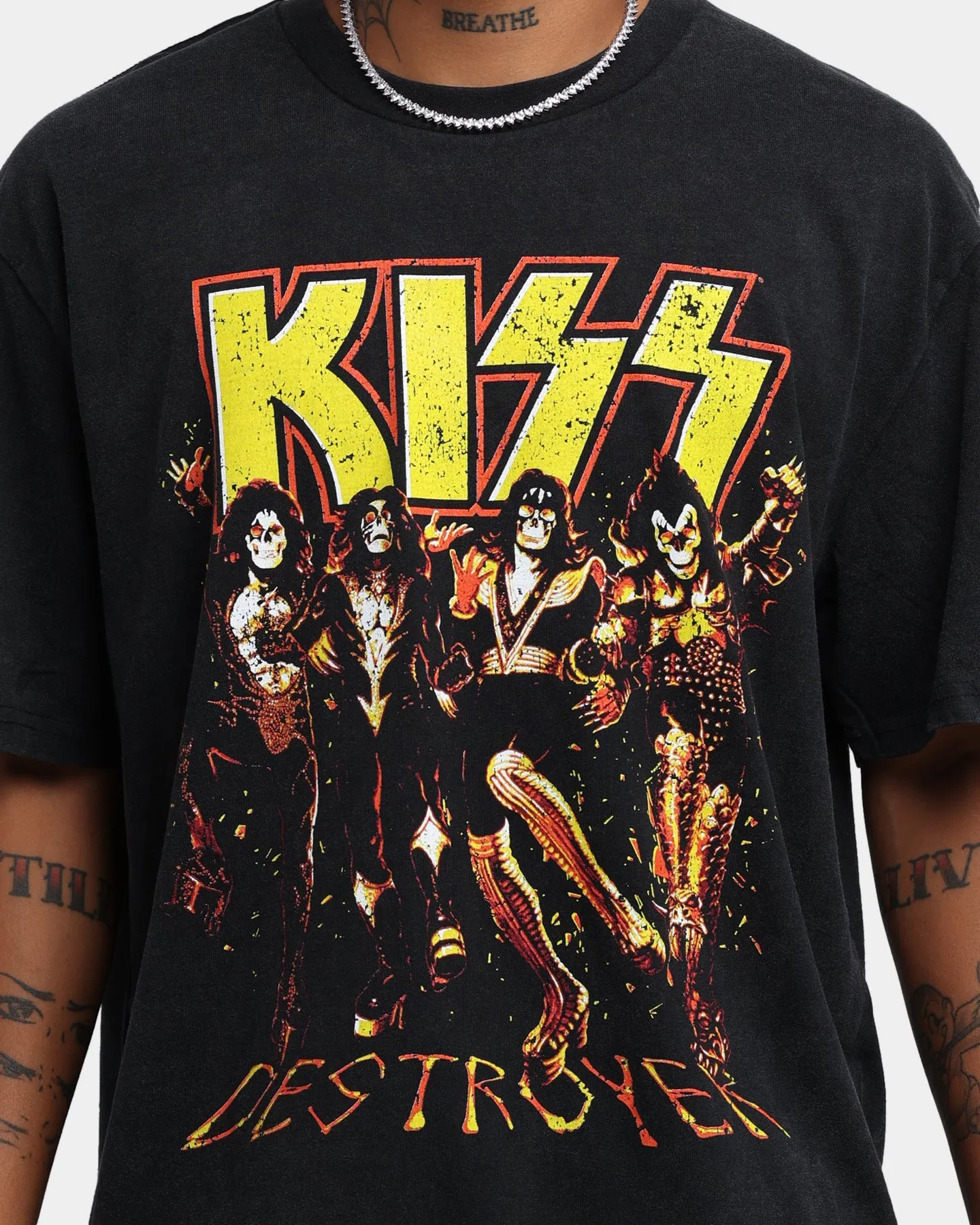 Breathable Yarn Composition Stylish Look KISS Destroyer T-Shirt Black Wash