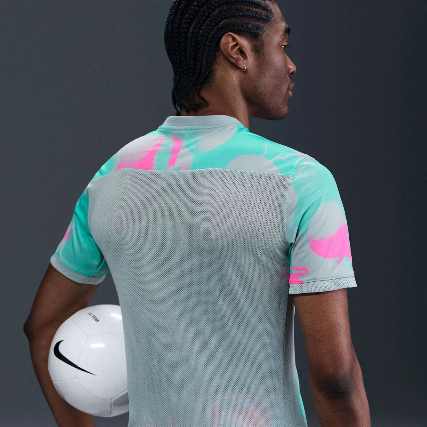 Nike Academy  Mens Dri-Fit Soccer Top Wonder Fit