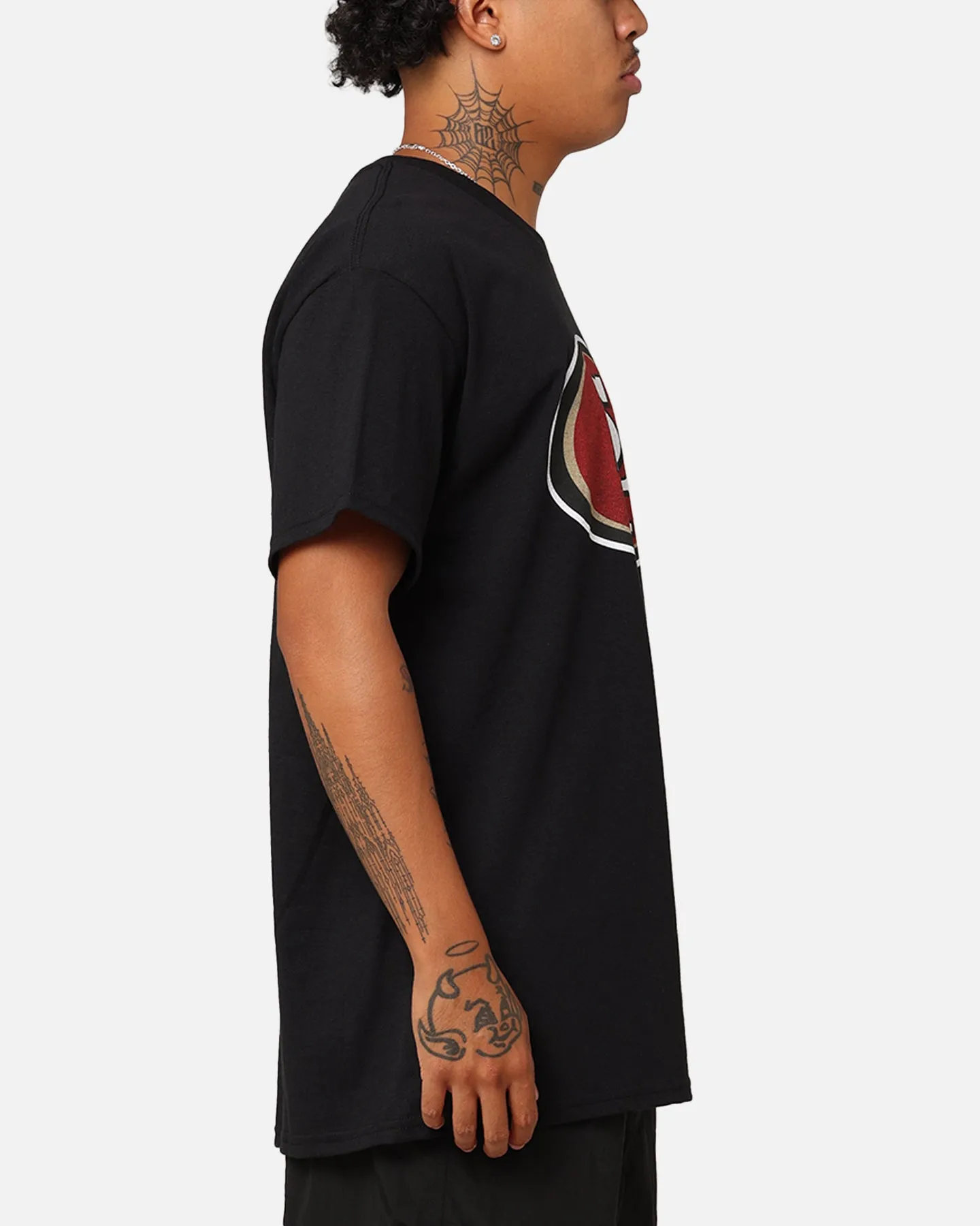 Majestic Athletic San Francisco 49ers Team Crest T-Shirt Black Fun and Comfortable