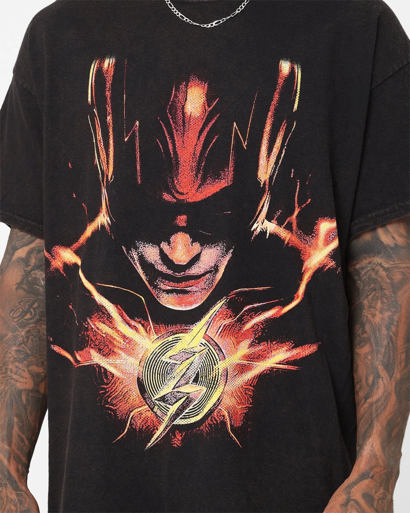 Easy Fit Wear Weekend Wardrobe Goat Crew X The Flash The Flash Vintage T-Shirt Black Wash