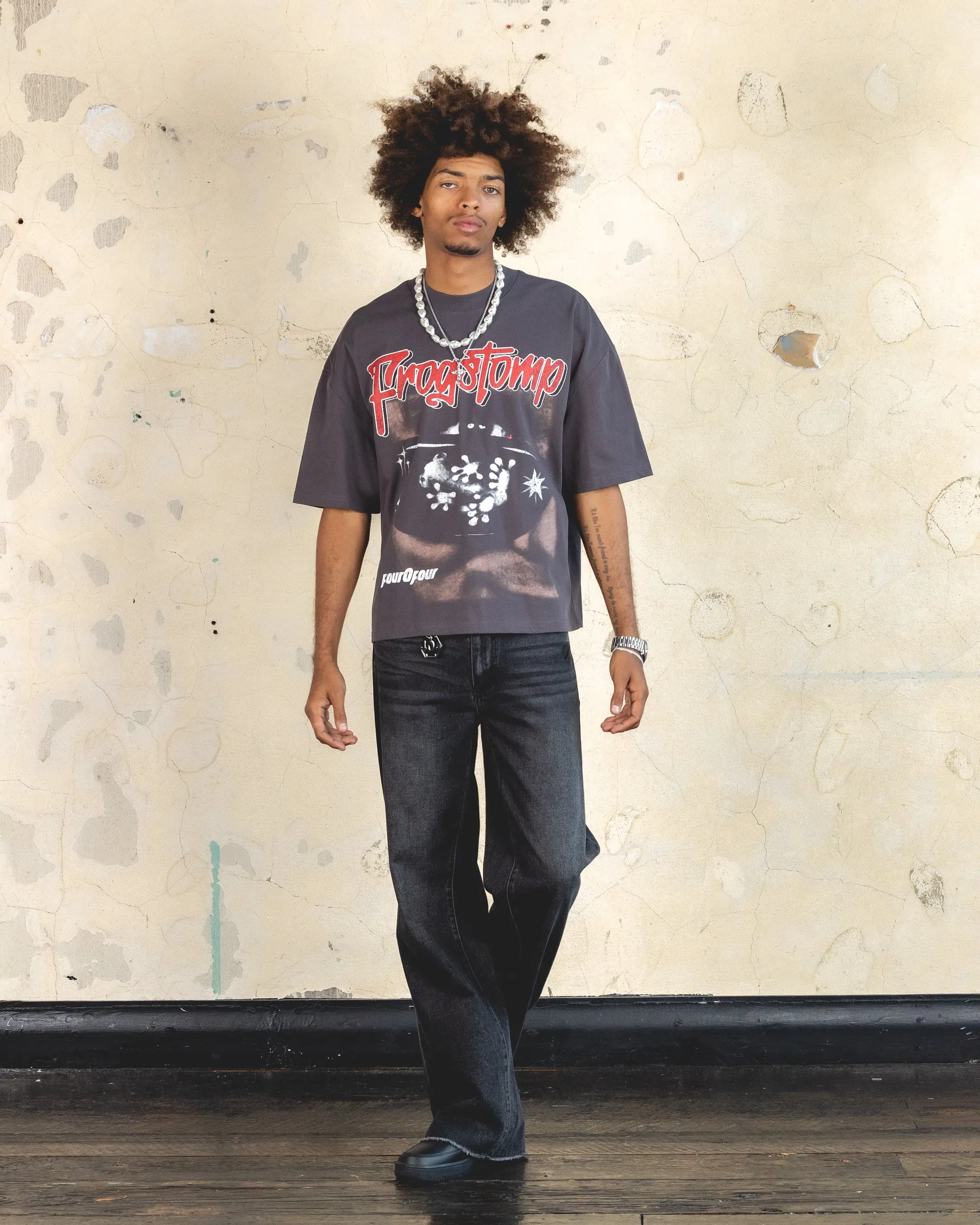 404 Frogstomp Cropped T-Shirt Charcoal Soft Finish