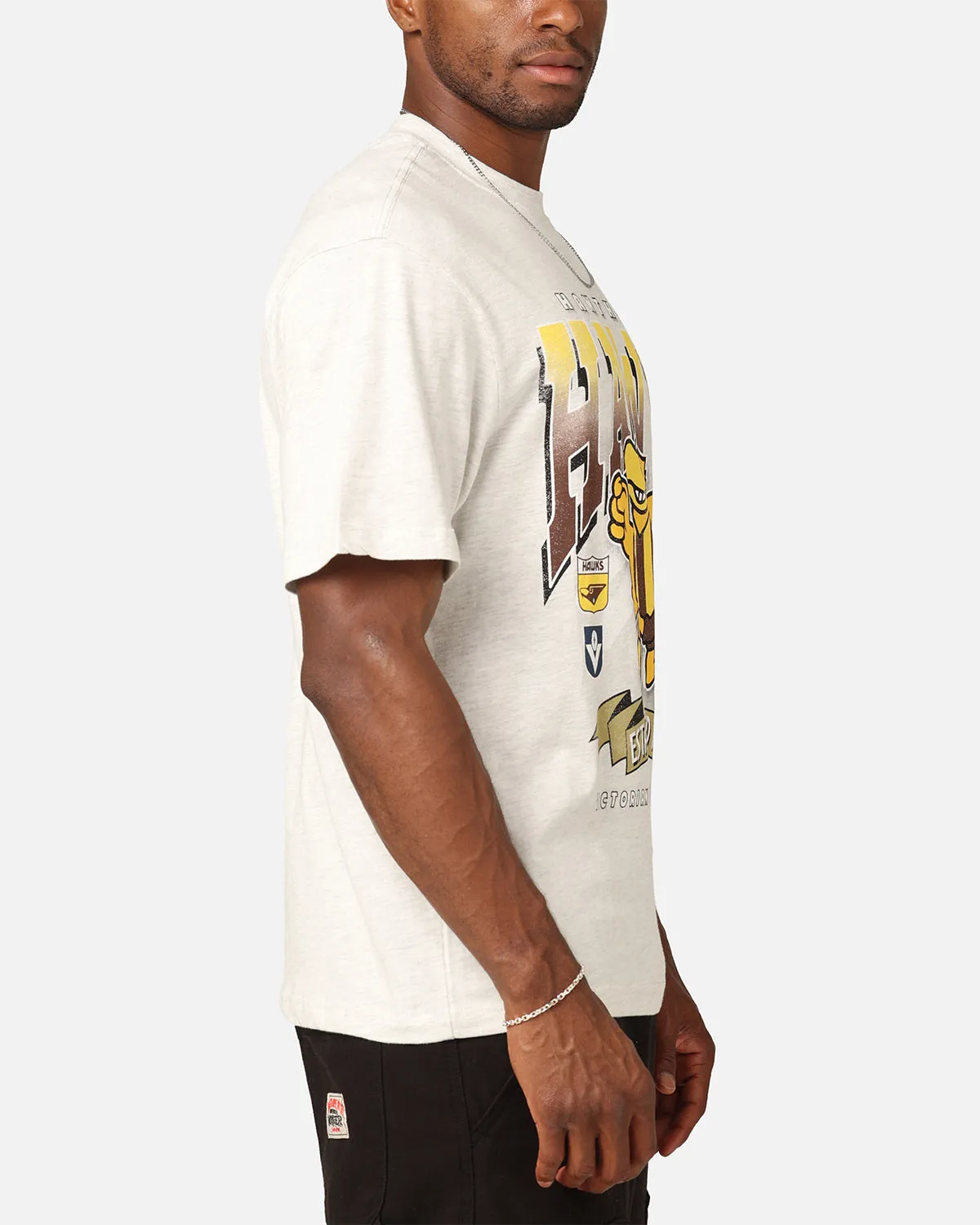Soft touch finish cycling outfit Mitchell & Ness Hawthorn Hawks Character T-Shirt Silver Marle