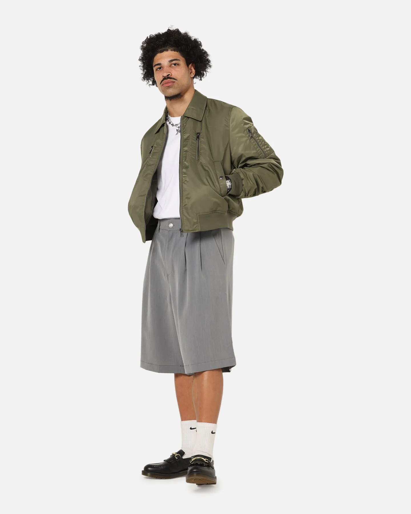 Cozy and Relaxed Lightweight Weave XXIII Baggy Pleated Shorts Grey