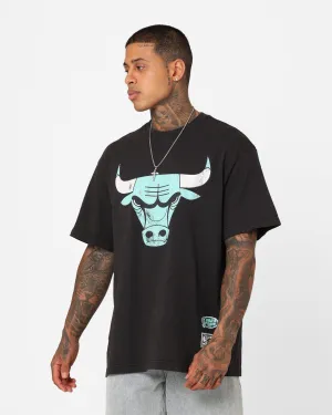 Lightweight Comfort Mitchell & Ness Chicago Bulls Ice Blue Logo T-Shirt Faded Black