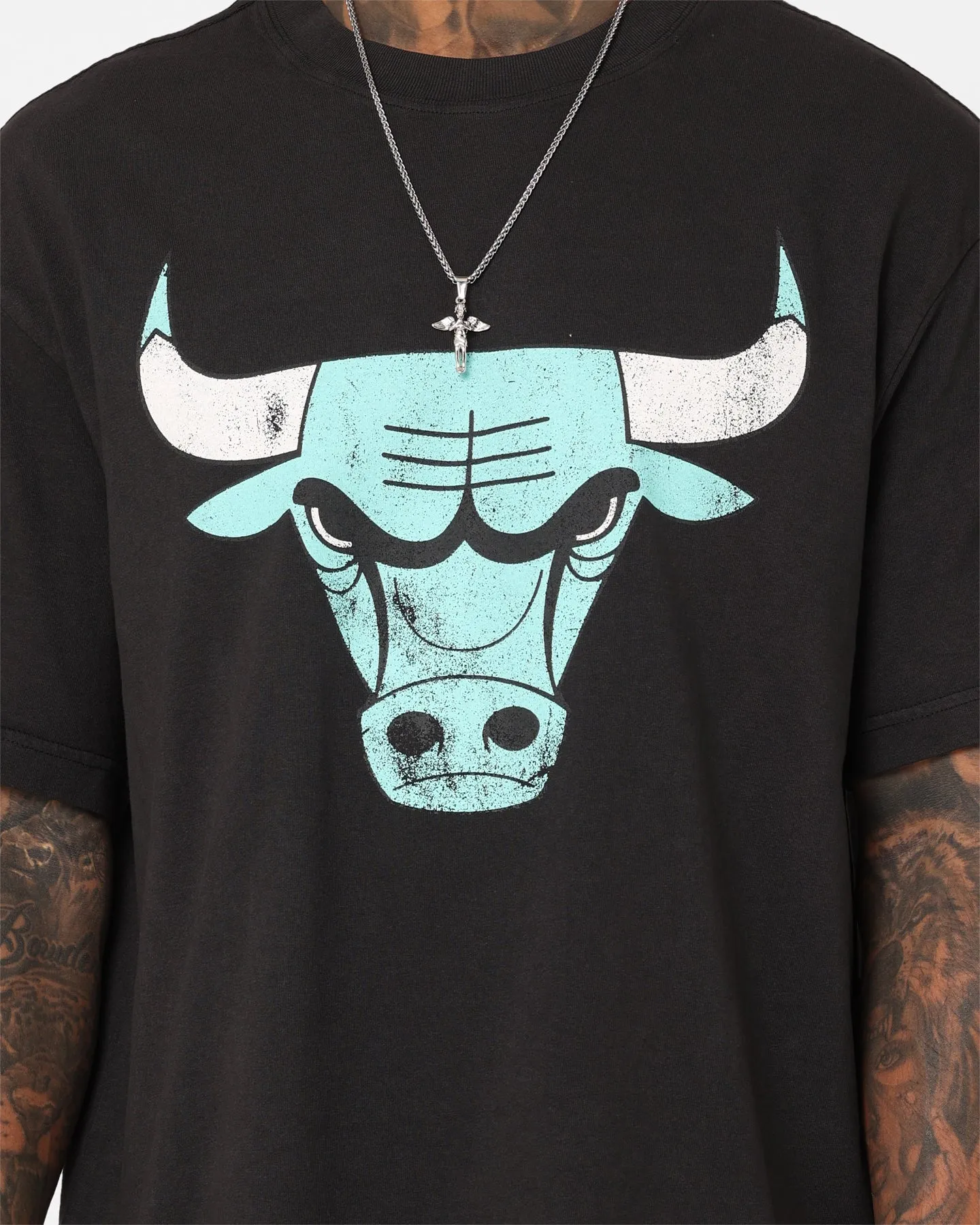 Basic Wear Comfy Layer Mitchell & Ness Chicago Bulls Ice Blue Logo T-Shirt Faded Black