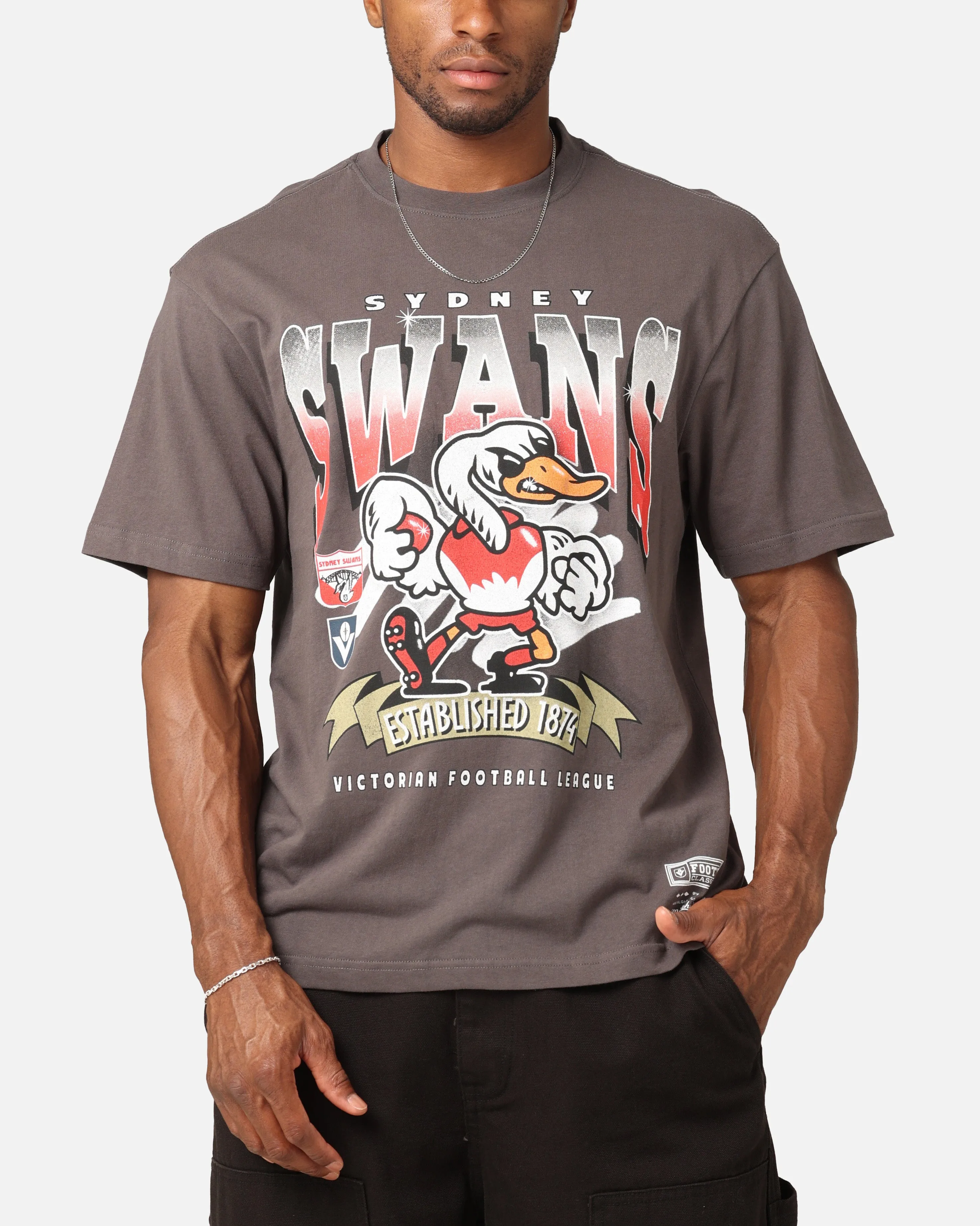Relaxed Comfort Look Casual Essentials Mitchell & Ness Sydney Swans Character T-Shirt Charcoal